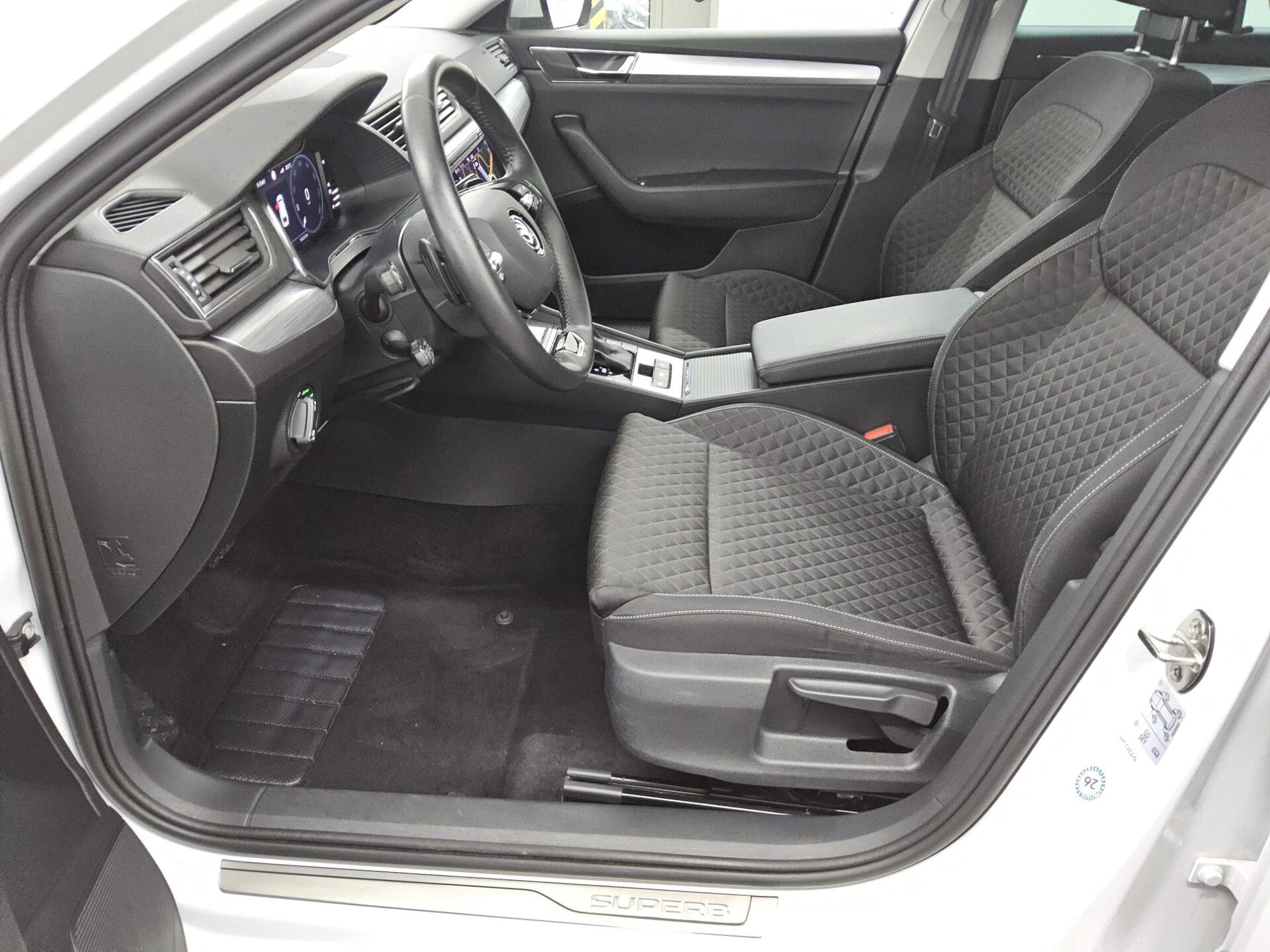 Skoda Superb Kombi 1.4 TSI iV Ambition Navi LED AID 9