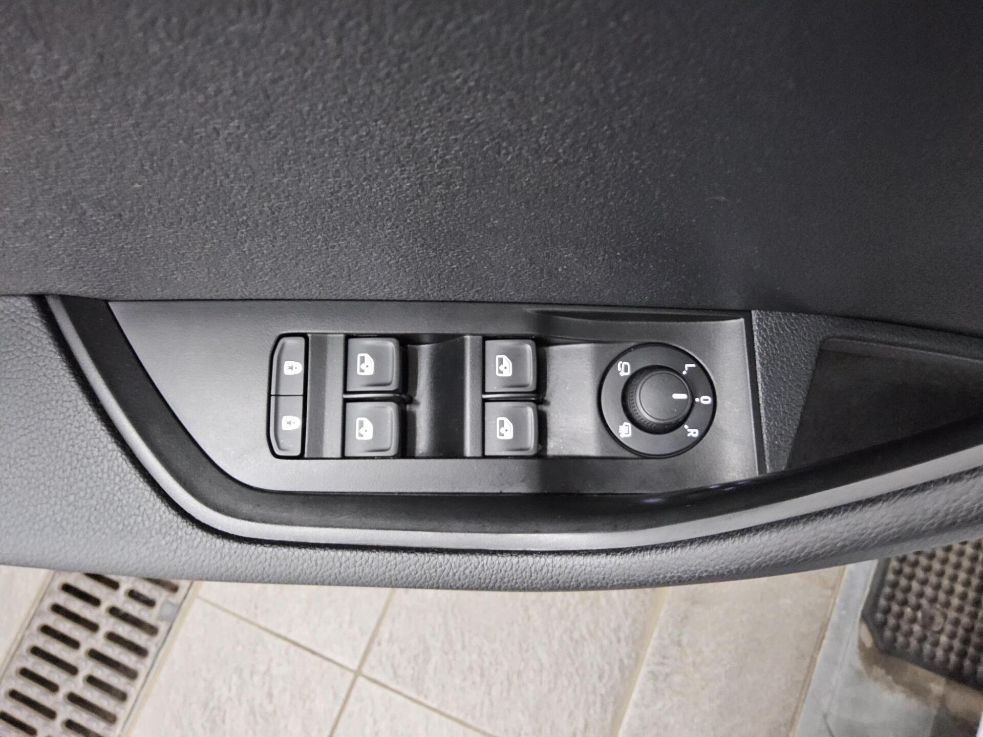 Skoda Superb Kombi 1.4 TSI iV Ambition Navi LED AID 10