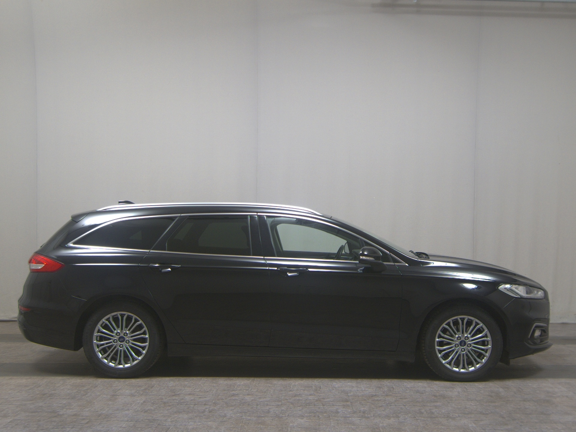 Ford Mondeo Turnier 2.0 EB Titanium Navi LED AHK RfK