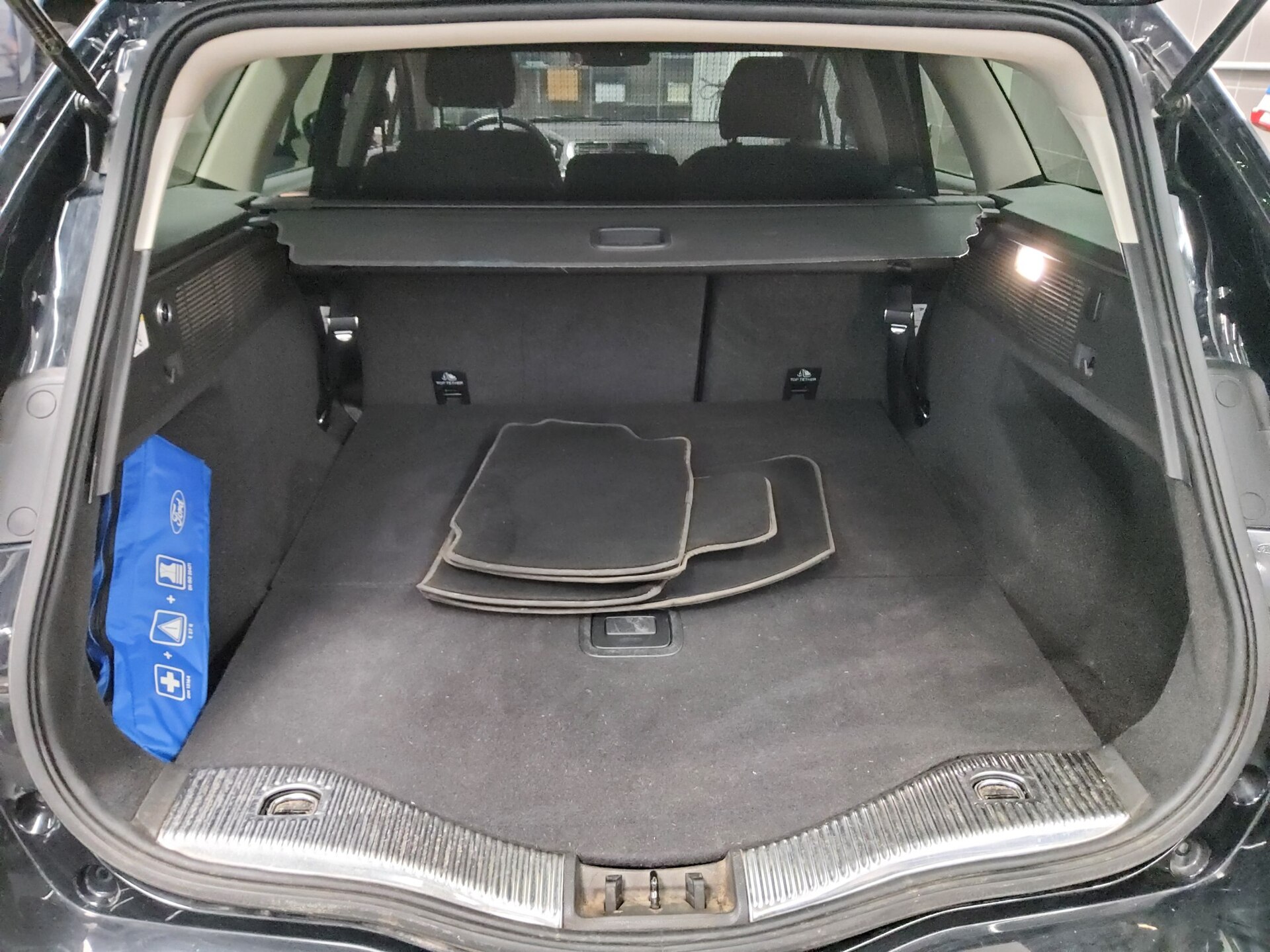 Ford Mondeo Turnier 2.0 EB Titanium Navi LED AHK RfK 11