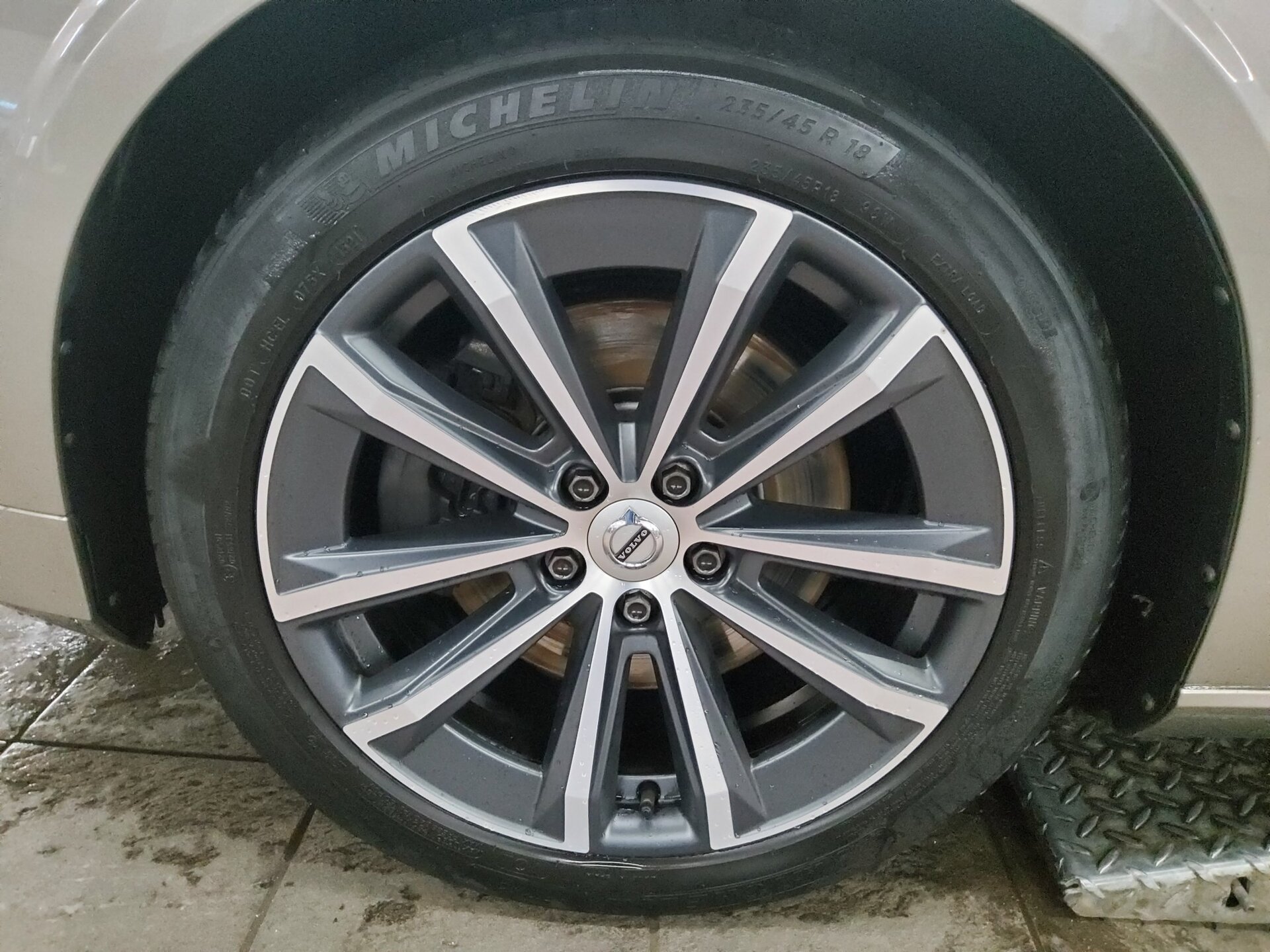 Volvo V60 B4 D Momentum Pro Navi LED Pano 360° AHK PDC 11
