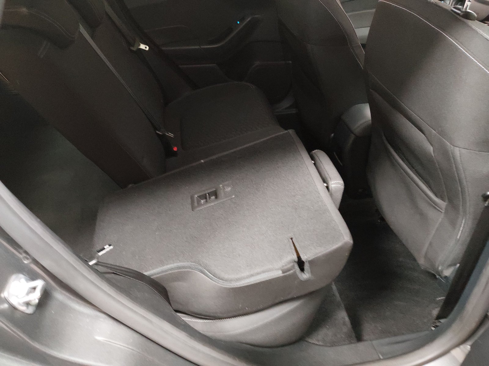 Ford Fiesta 1.0 EB Titanium X Navi LED RFK ACC SHZ 11