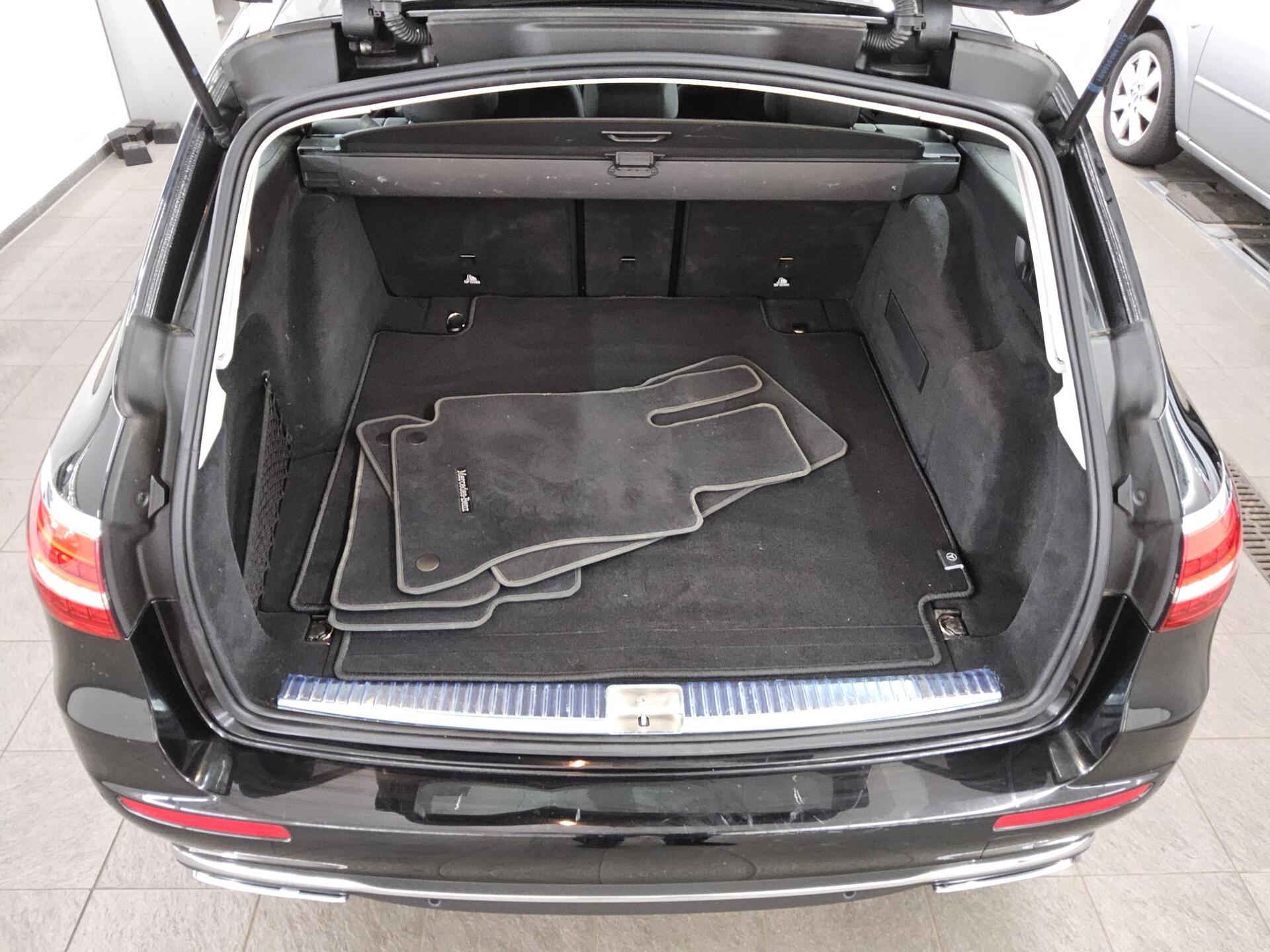 Mercedes-Benz E 220 T d Avantgarde Navi Widescreen LED RfK 12