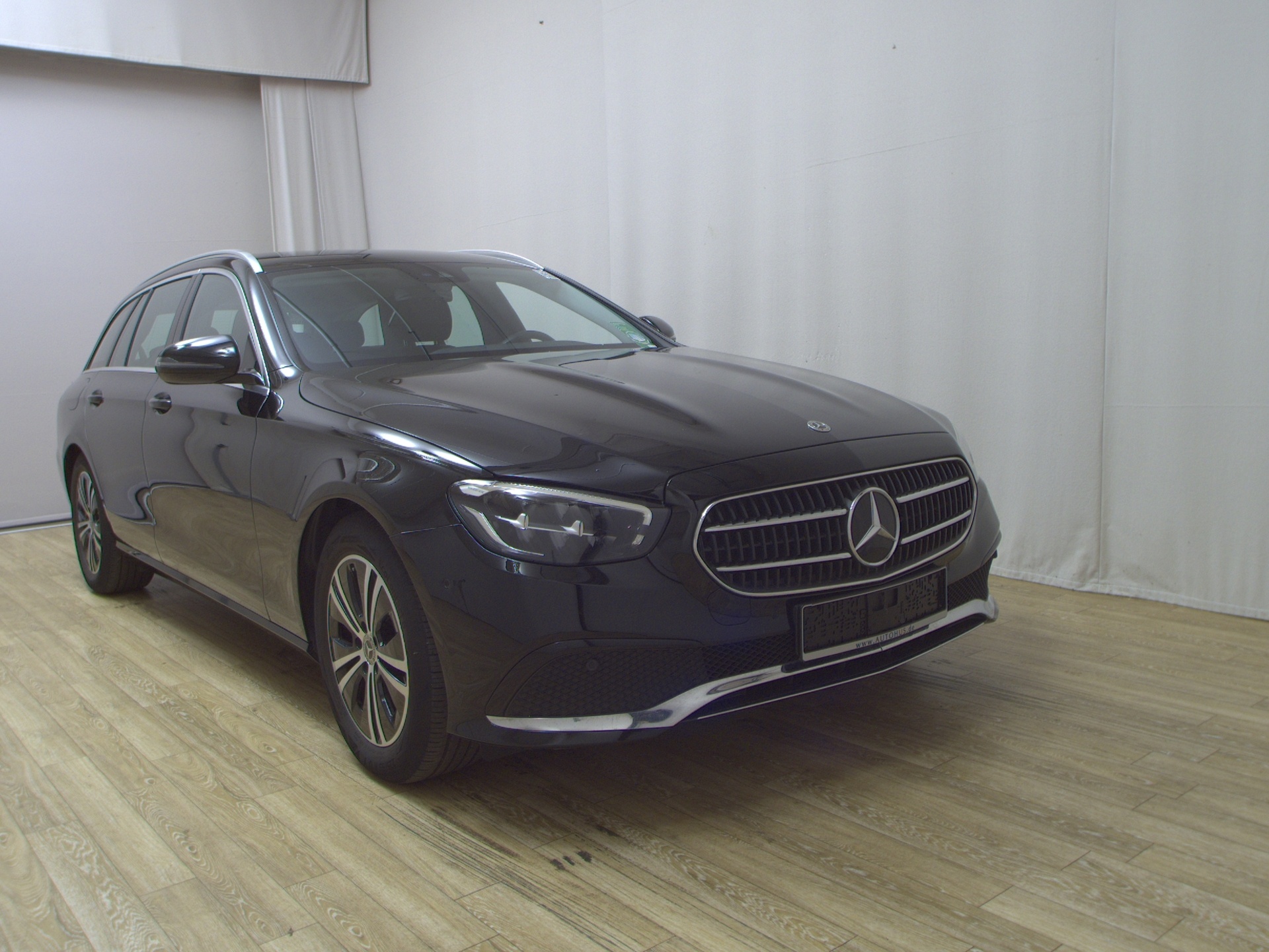 Mercedes-Benz E 220 T d Avantgarde Navi Widescreen LED RfK 3