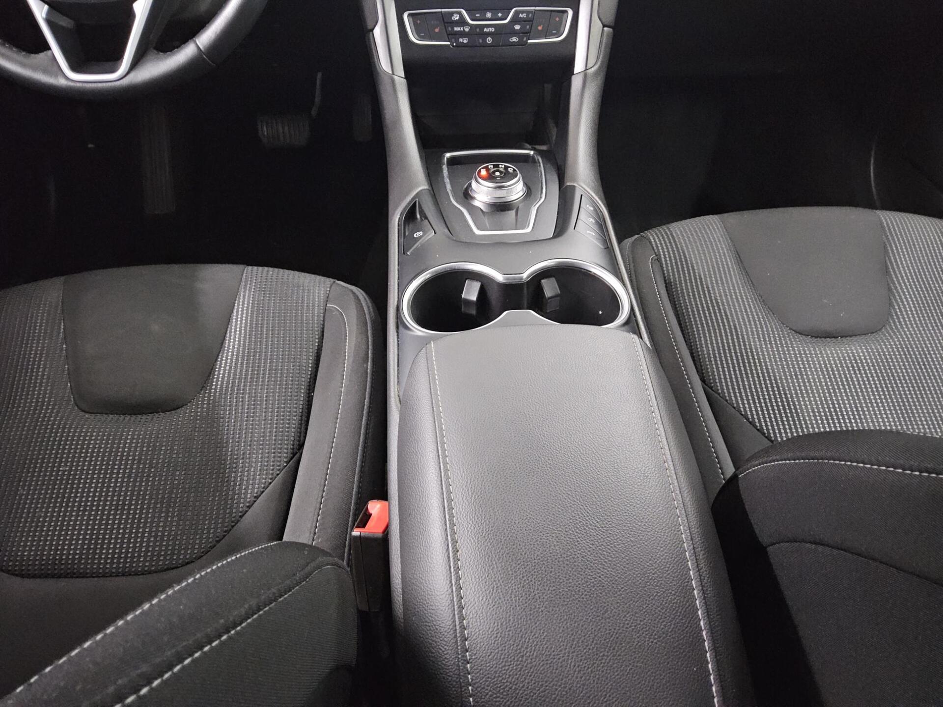 Ford Mondeo Turnier 2.0 EB Titanium Navi LED Shz AHK RFK 6