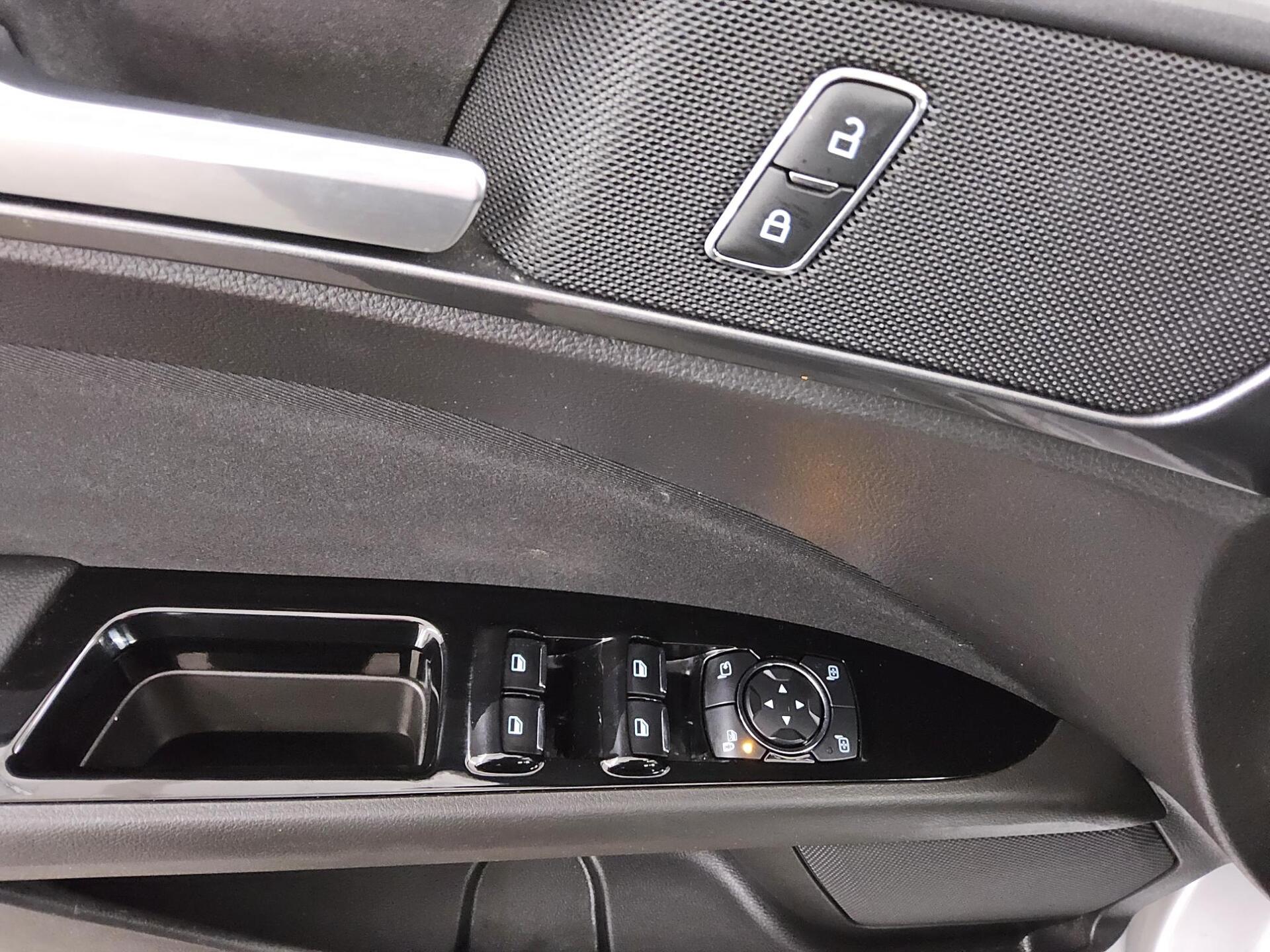 Ford Mondeo Turnier 2.0 EB Titanium Navi LED Shz AHK RFK 9