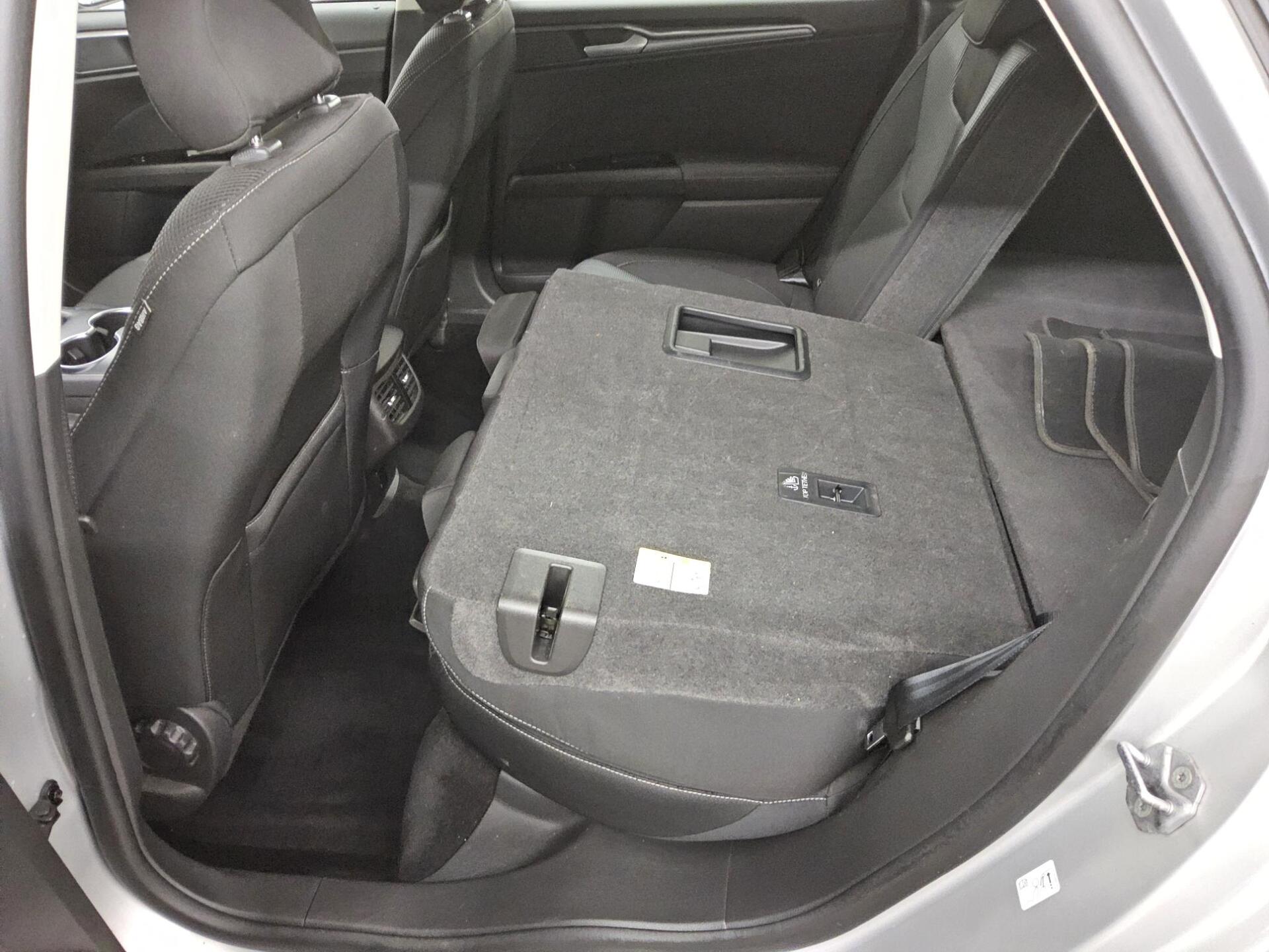 Ford Mondeo Turnier 2.0 EB Titanium Navi LED Shz AHK RFK 12