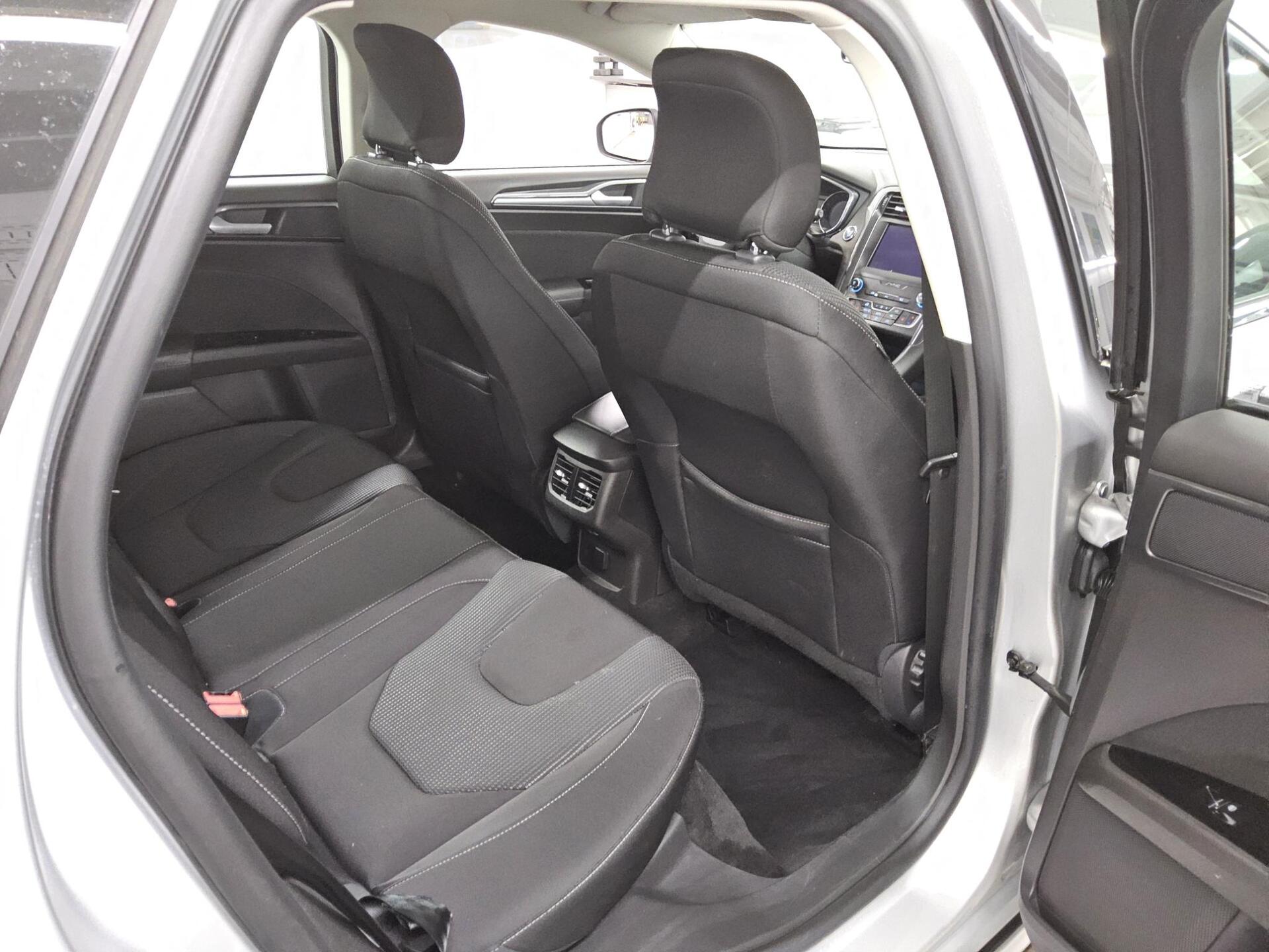 Ford Mondeo Turnier 2.0 EB Titanium Navi LED Shz AHK RFK 13