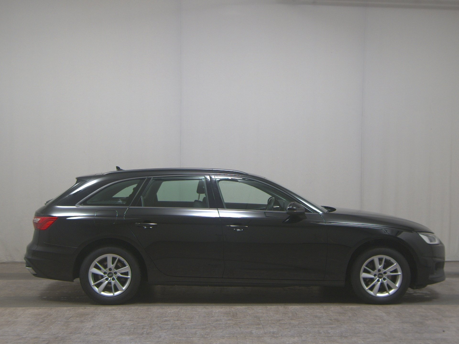 Audi A4 Avant 35 TDI Navi LED HuD PDC Shz Tempomat