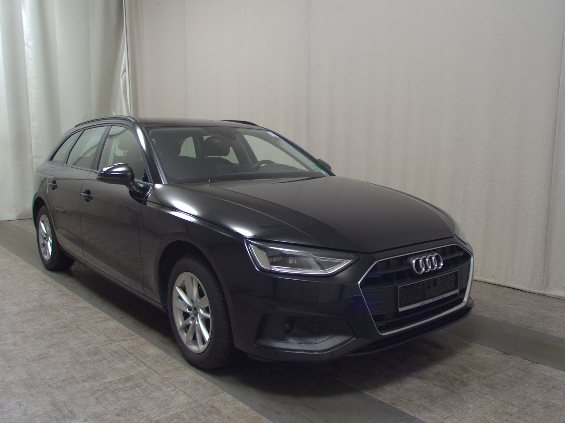 Audi A4 Avant 35 TDI Navi LED HuD PDC Shz Tempomat 3