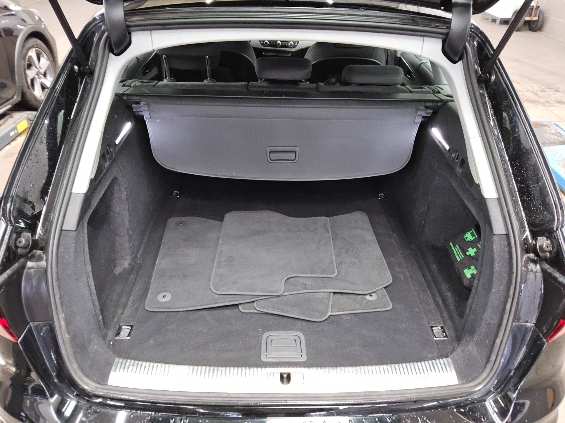 Audi A4 Avant 35 TDI Navi LED HuD PDC Shz Tempomat 11