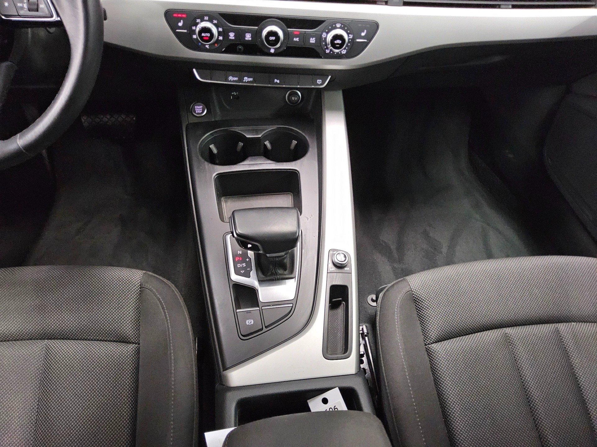 Audi A4 Avant 35 TDI Navi LED HuD PDC Shz Tempomat 6
