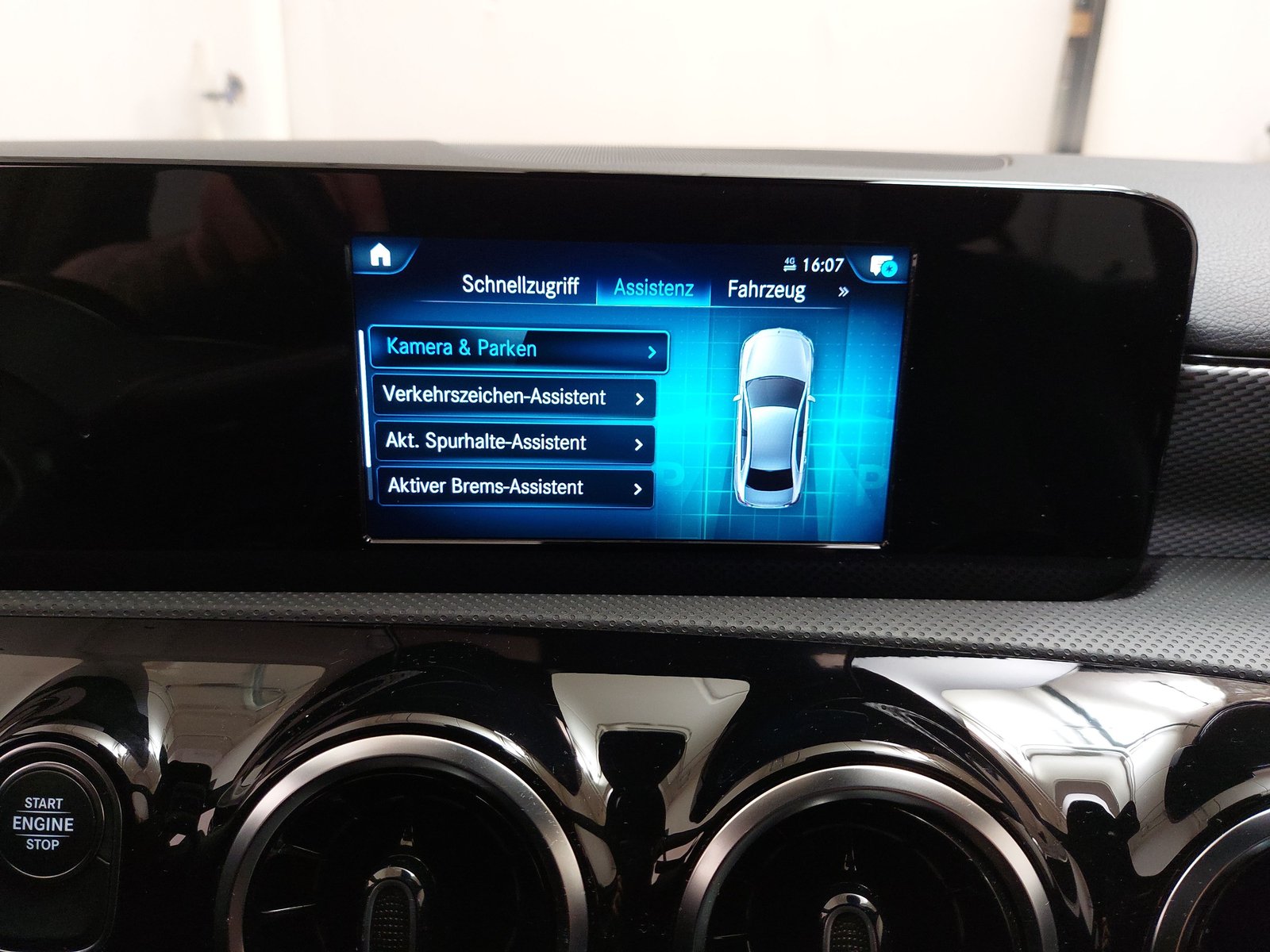 Mercedes-Benz A 250 e Progressive T-Leder Navi Shz RFK LED 19