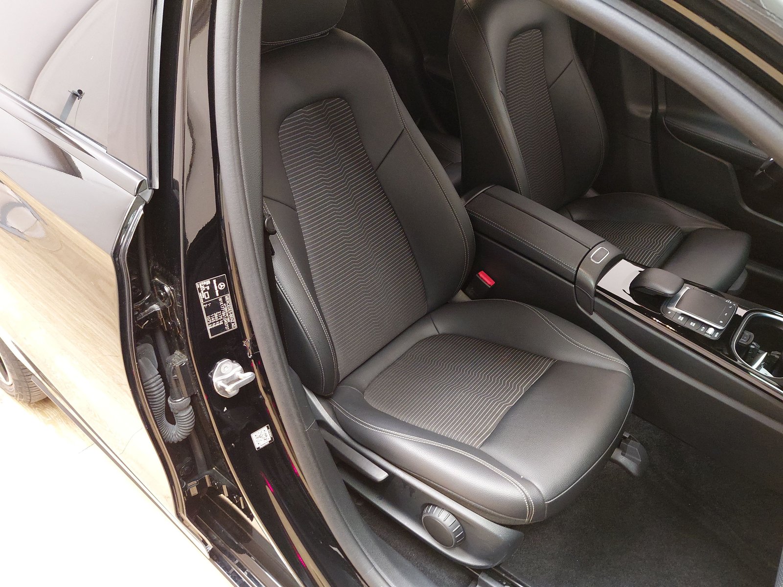 Mercedes-Benz A 250 e Progressive T-Leder Navi Shz RFK LED 10