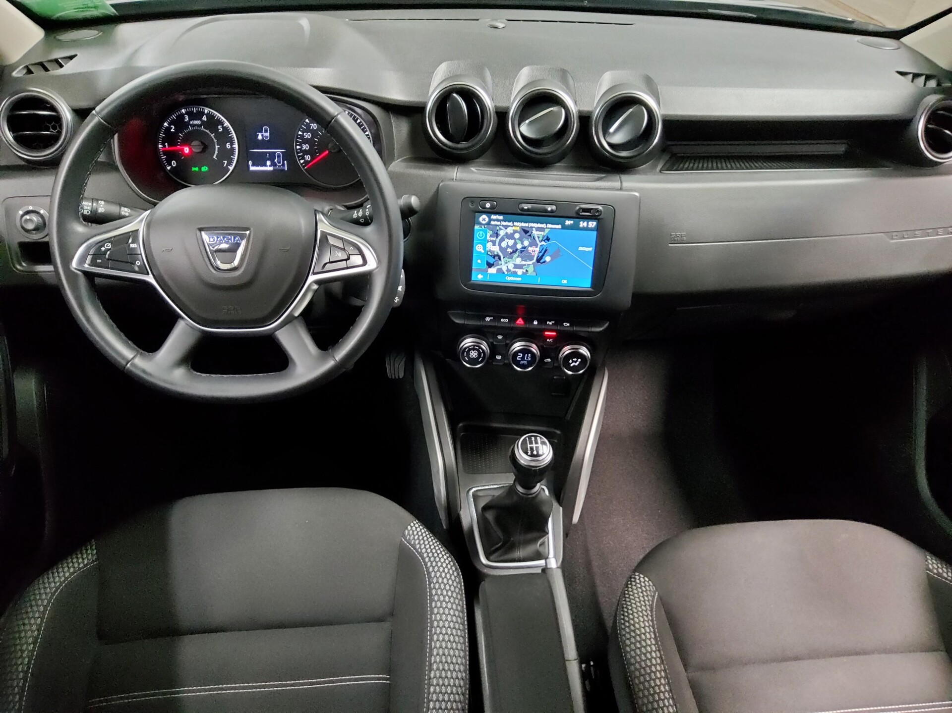 Dacia Duster 1.0 TCe Prestige Navi AHK Shz DAB Klima 5