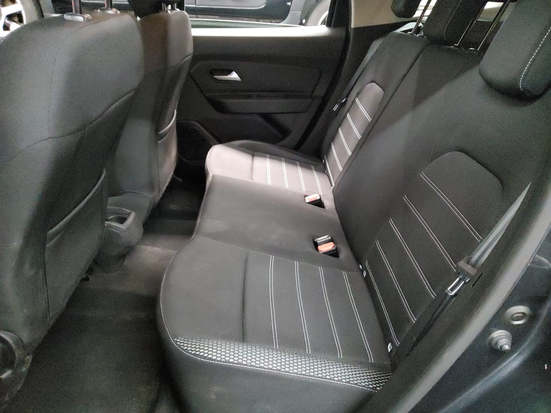 Dacia Duster 1.0 TCe Prestige Navi AHK Shz DAB Klima 13