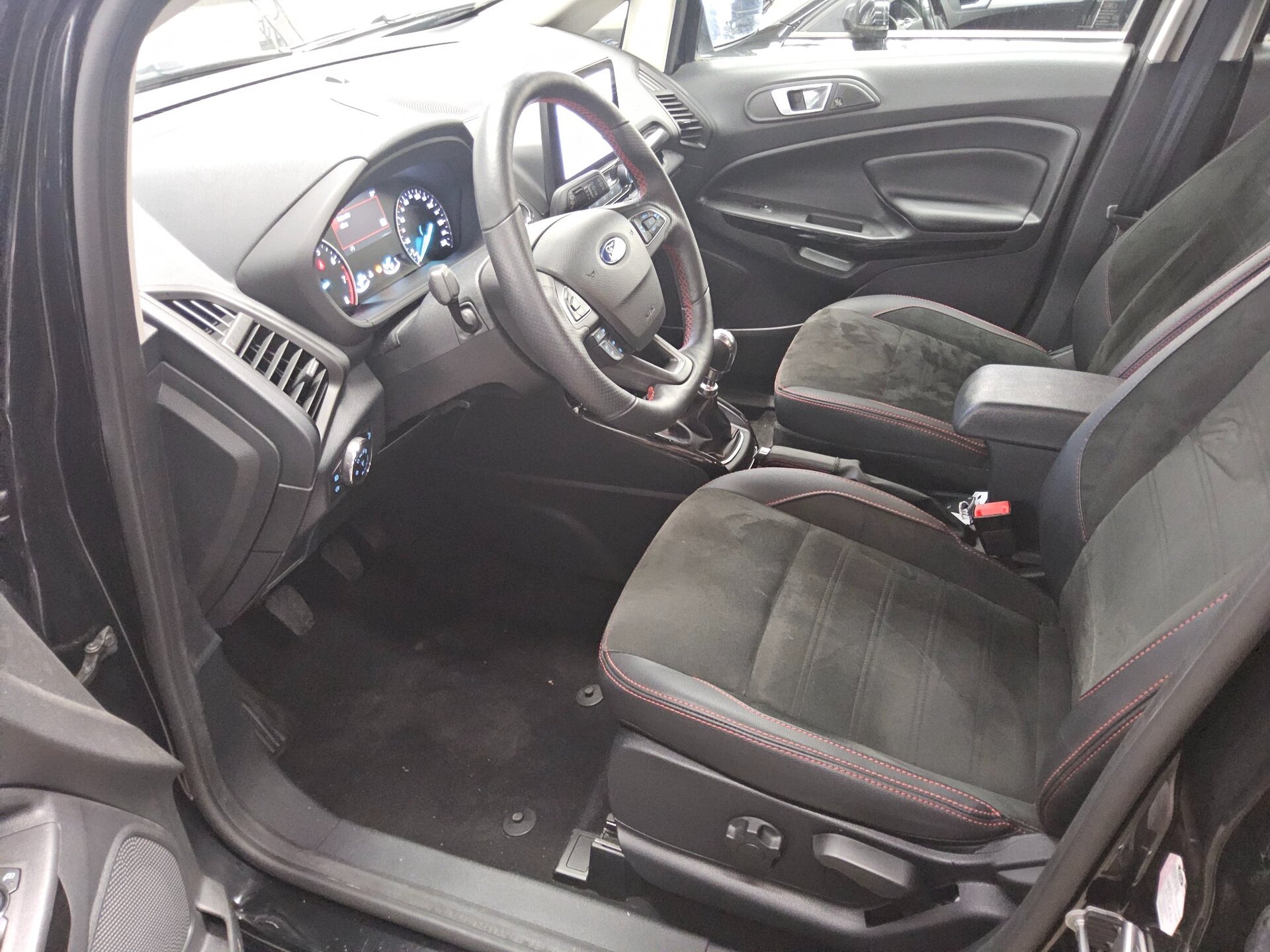 Ford EcoSport 1.0 EB ST-Line Navi LED Shz PDC RfK 8