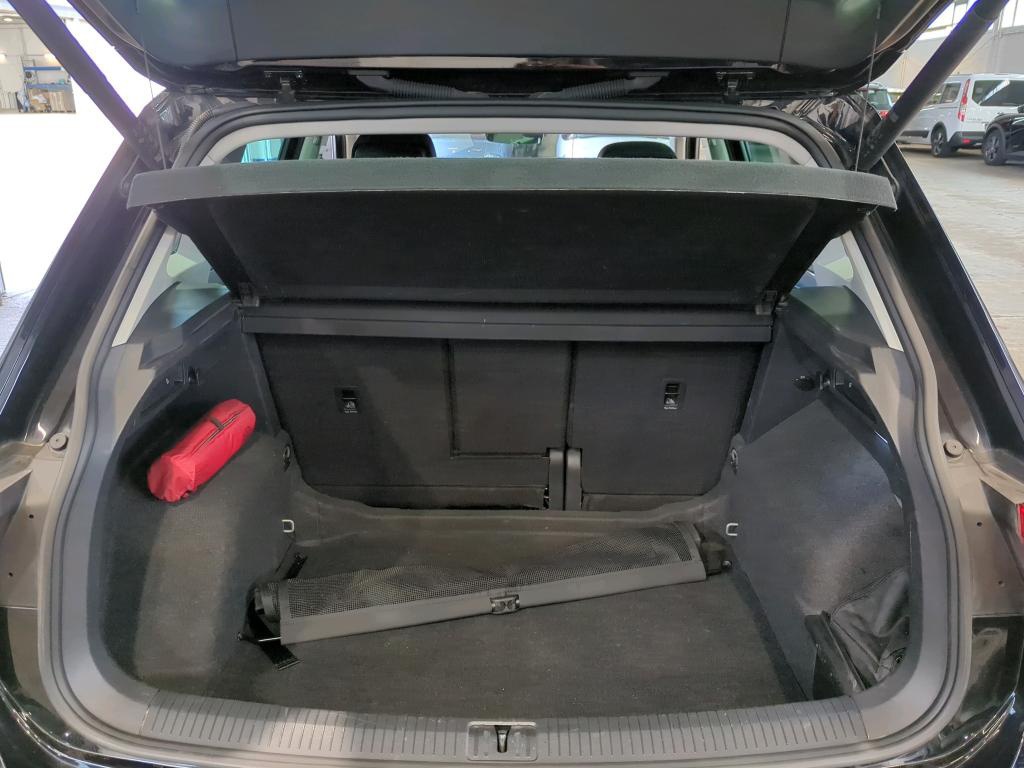 Volkswagen Tiguan 2.0 TDI Life Navi LED PDC ACC SHZ 12