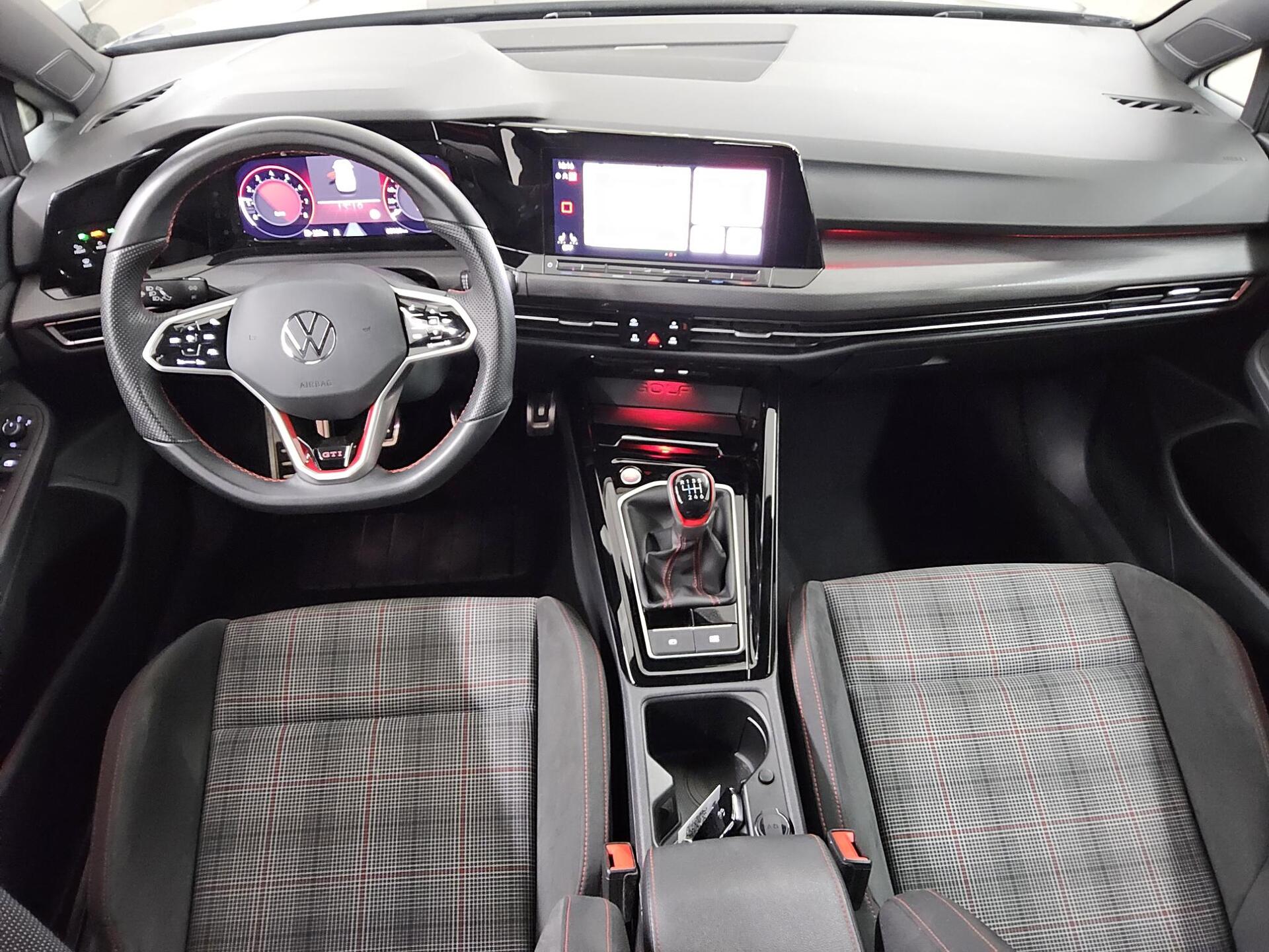 Volkswagen Golf-8 2.0 TSI GTI Navi LED+ AID ACC PDC USB Shz 5