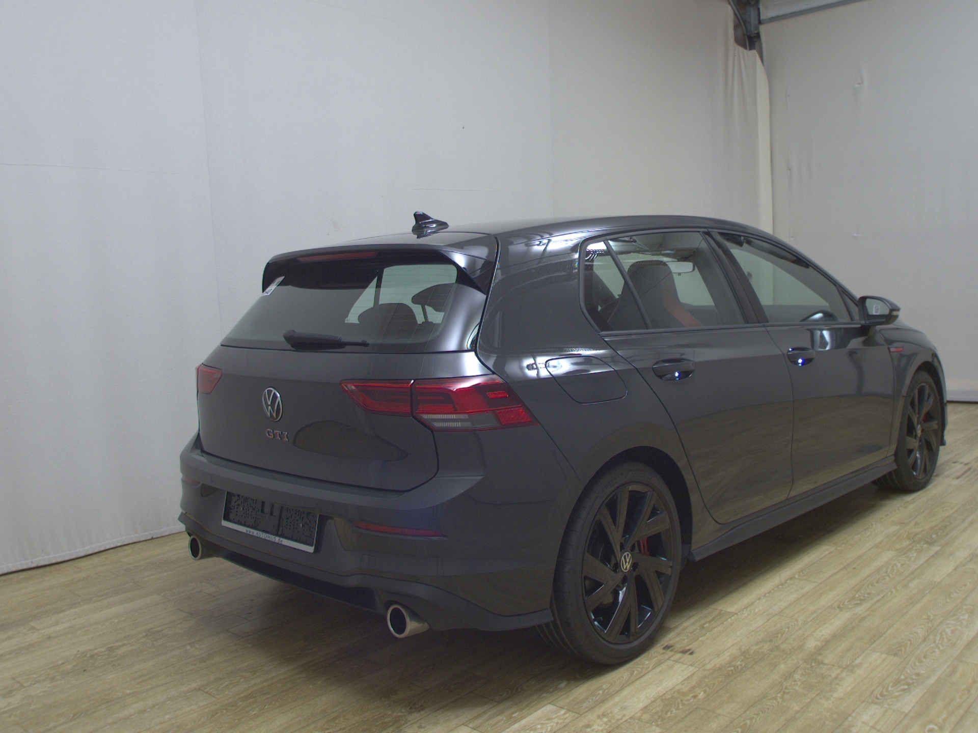 Volkswagen Golf-8 2.0 TSI GTI Navi LED+ AID ACC PDC USB Shz 4