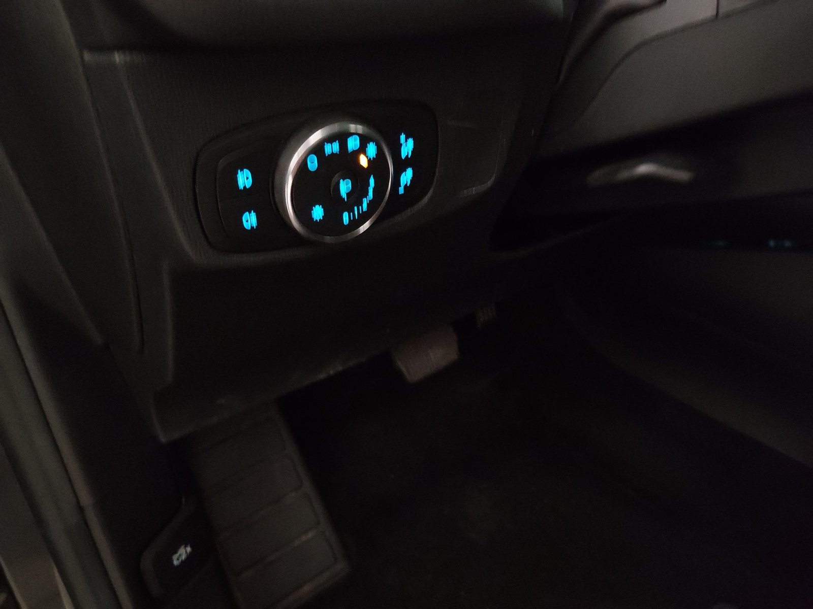 Ford Focus Turnier 1.5 EB Titanium NAVI LED SHZ PDC 7