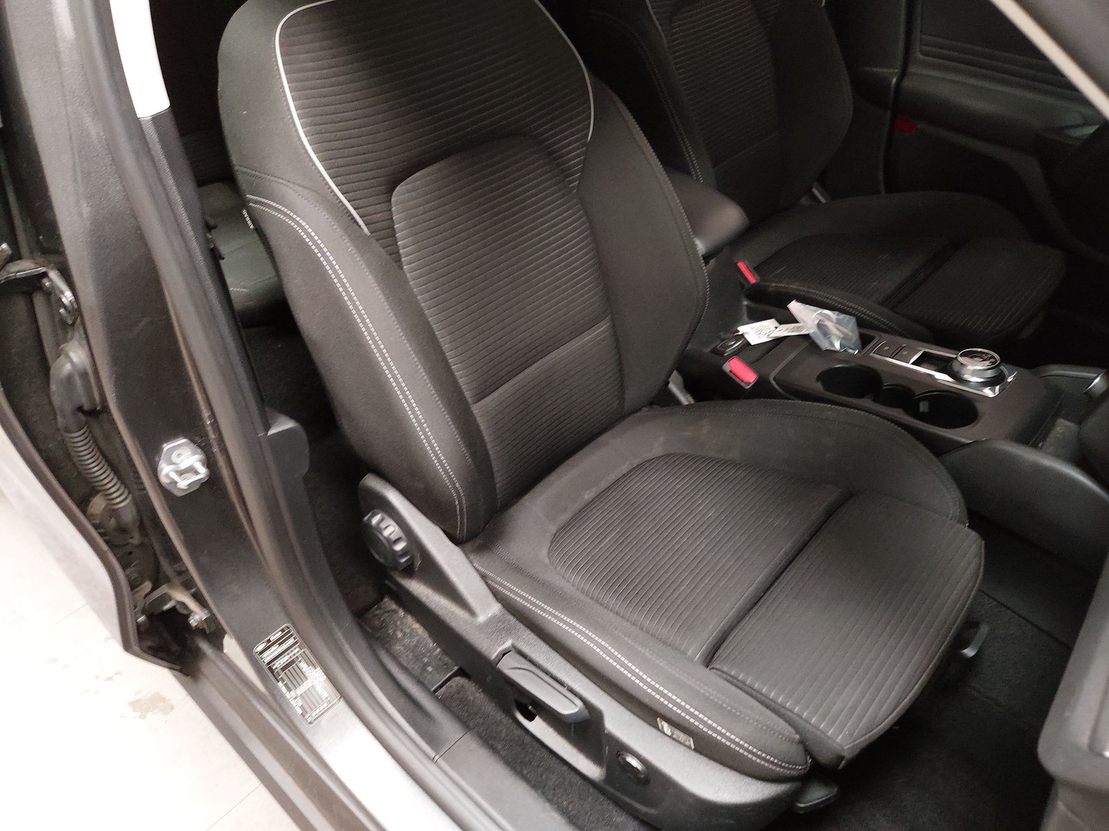 Ford Focus Turnier 1.5 EB Titanium NAVI LED SHZ PDC 10