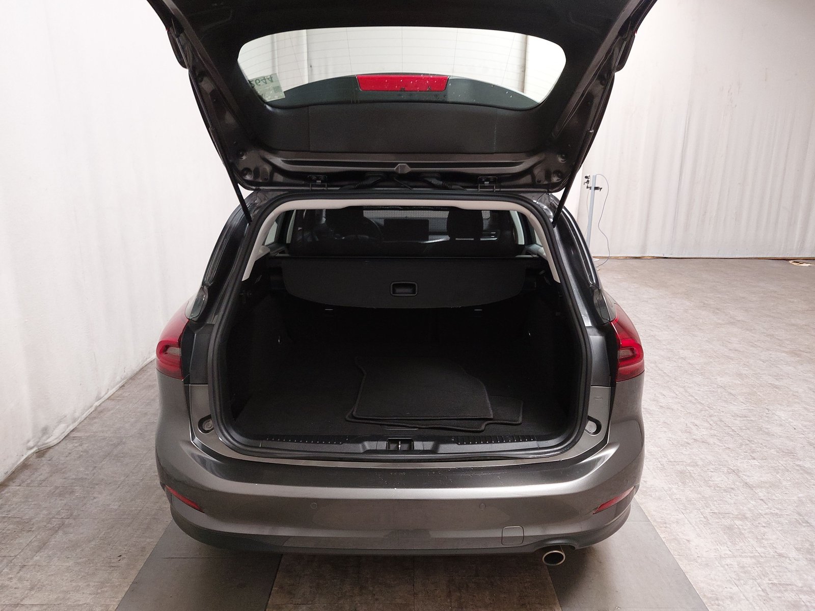Ford Focus Turnier 1.5 EB Titanium NAVI LED SHZ PDC 15