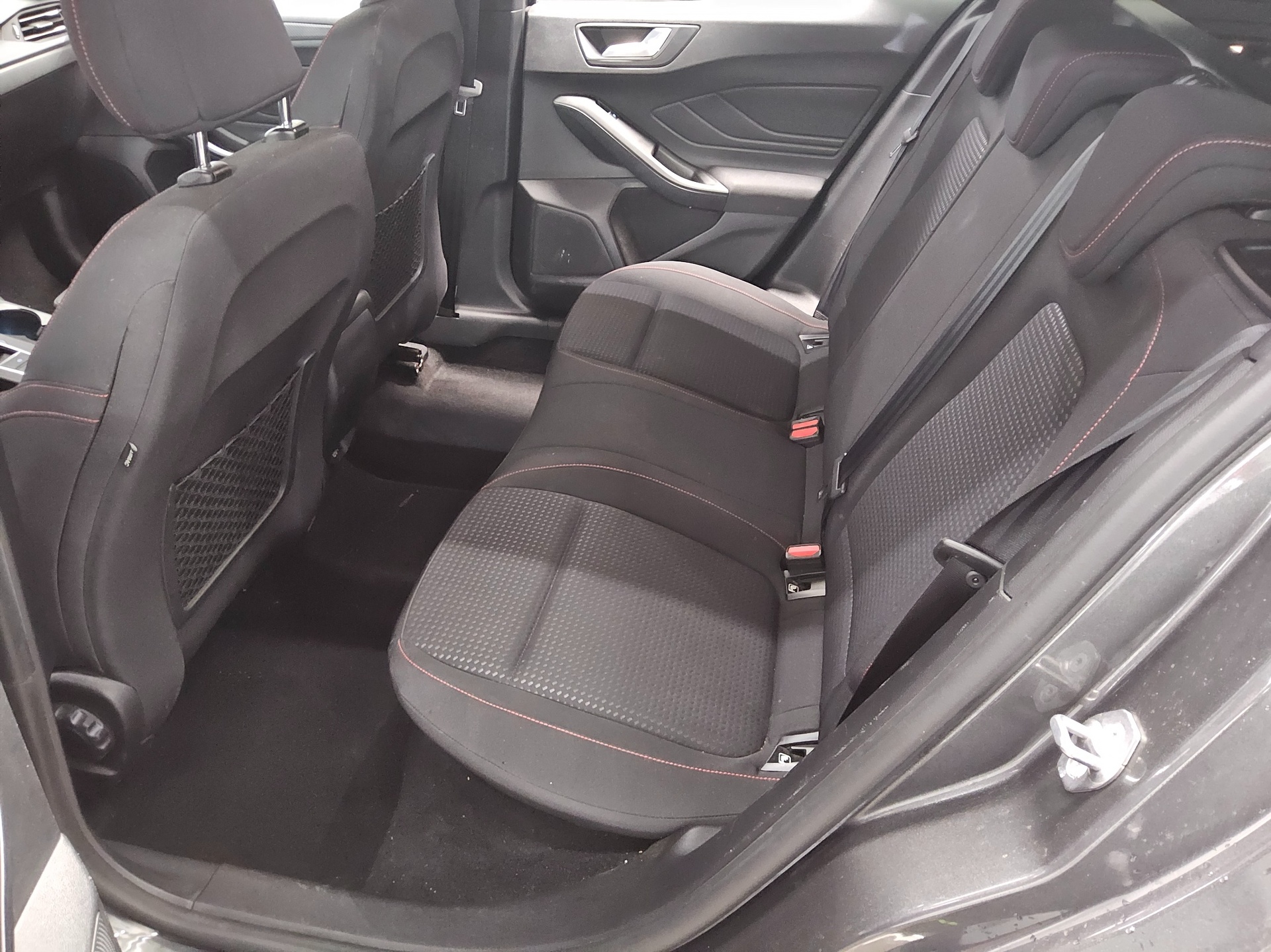 Ford Focus Turnier 2.0 EB ST-Line Navi LED KeyFree 13