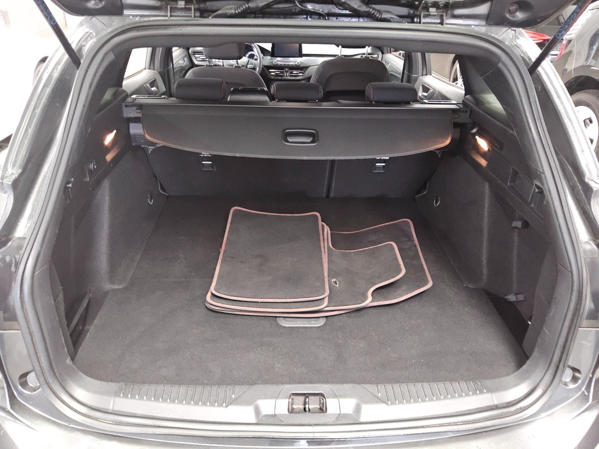 Ford Focus Turnier 2.0 EB ST-Line Navi LED KeyFree 12