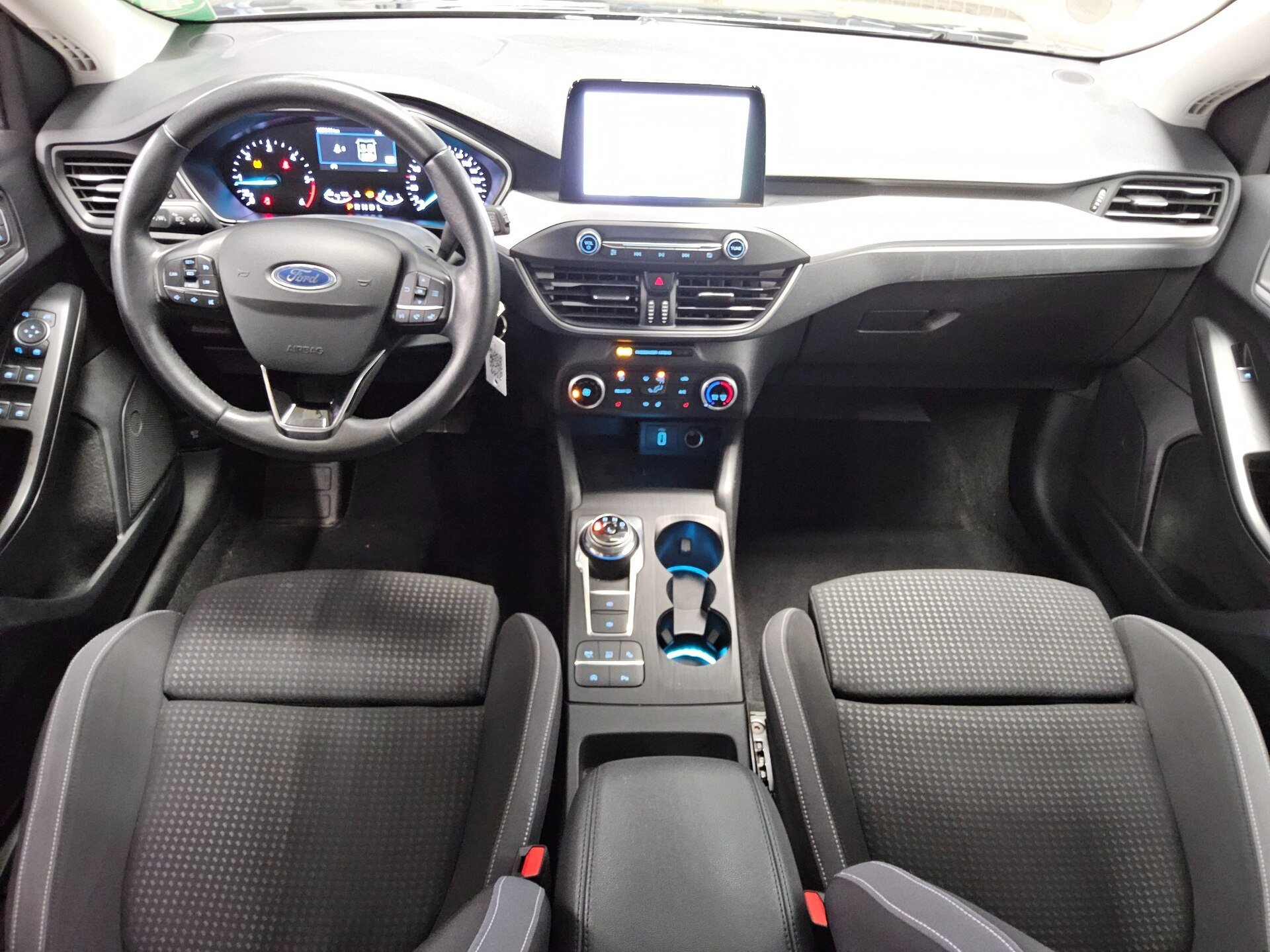 Ford Focus 2.0 EB Cool&Connect Navi LED AHK RFK SHZ 5