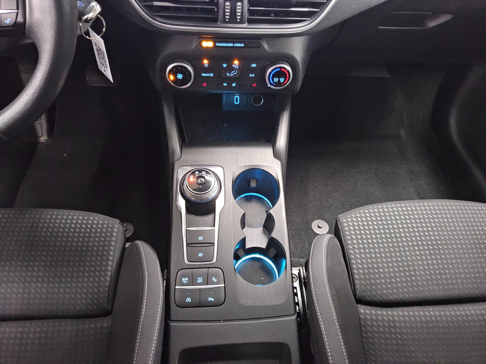 Ford Focus 2.0 EB Cool&Connect Navi LED AHK RFK SHZ 6