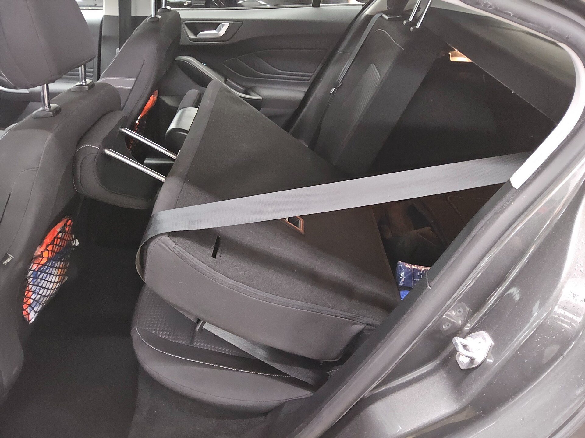 Ford Focus 2.0 EB Cool&Connect Navi LED AHK RFK SHZ 13
