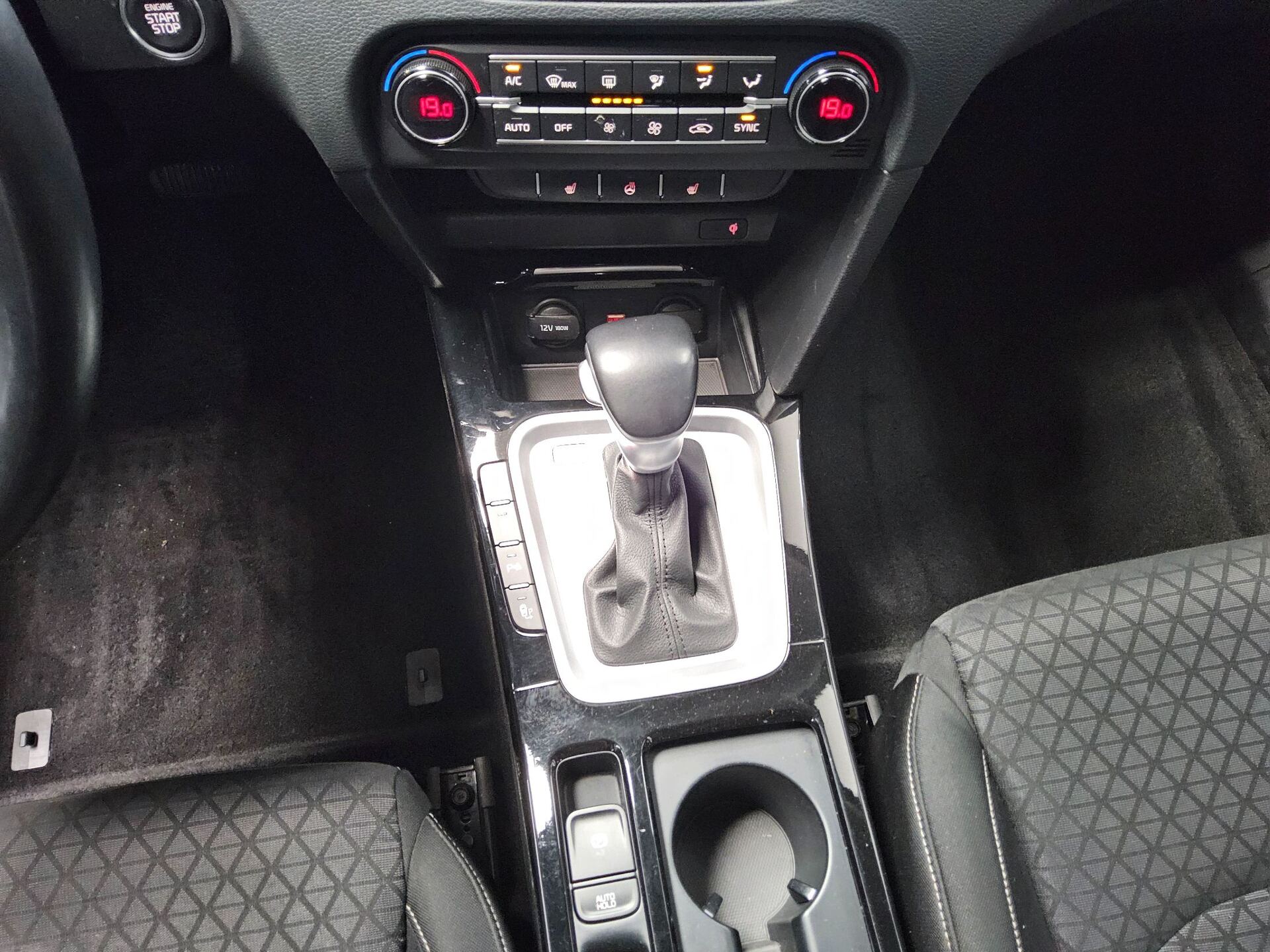 Kia cee'd 1.6 CRDI Spirit Navi LED JBL Sound RFK AHK 6