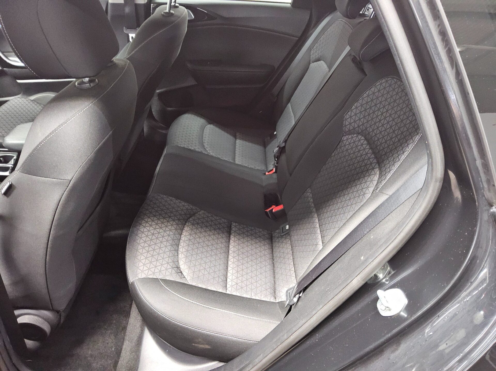 Kia cee'd 1.6 CRDI Spirit Navi LED JBL Sound RFK AHK 13