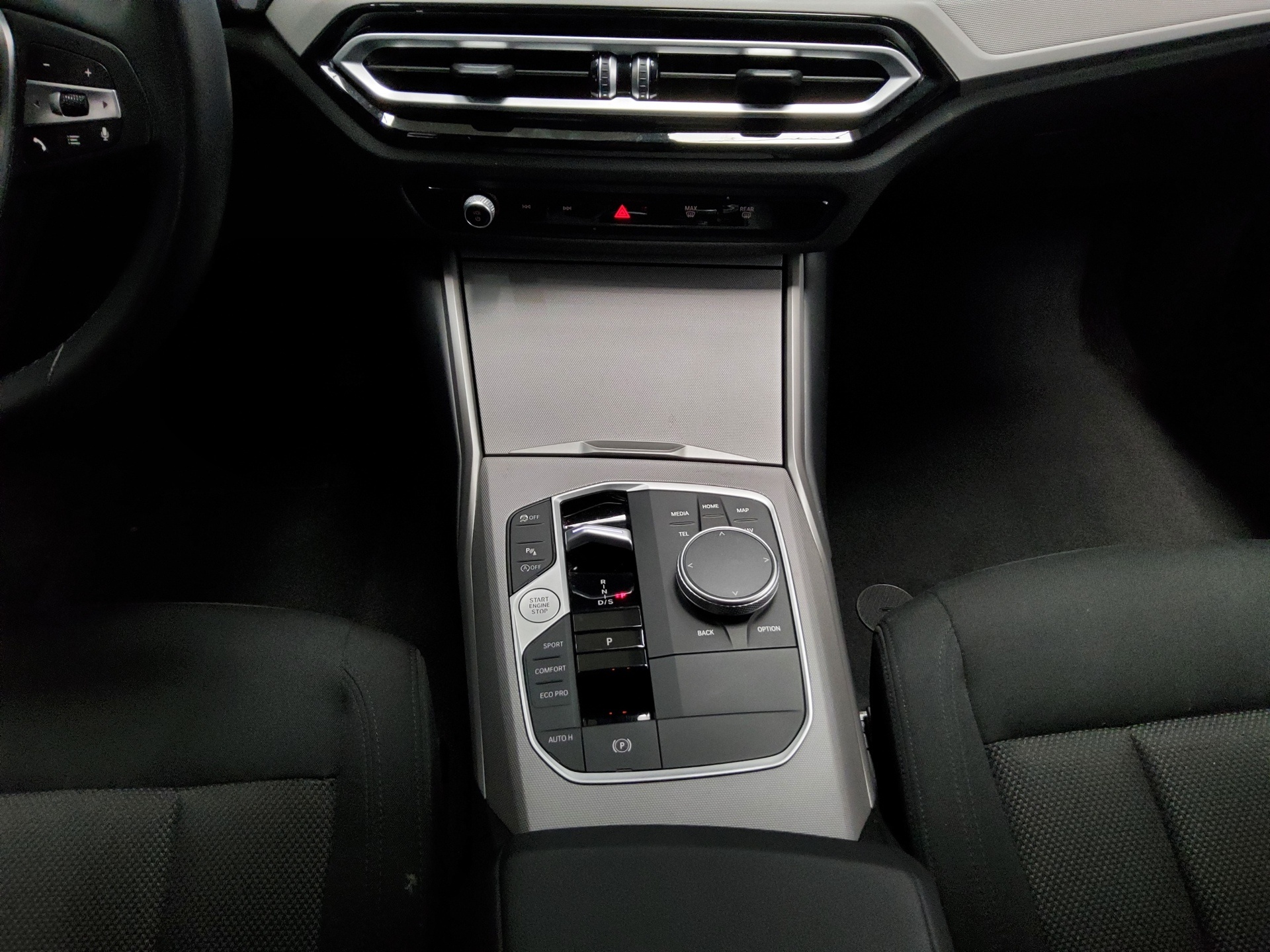 BMW 318iA Navi LED LC-Pro Curved HuD Rückfahrkamera 6