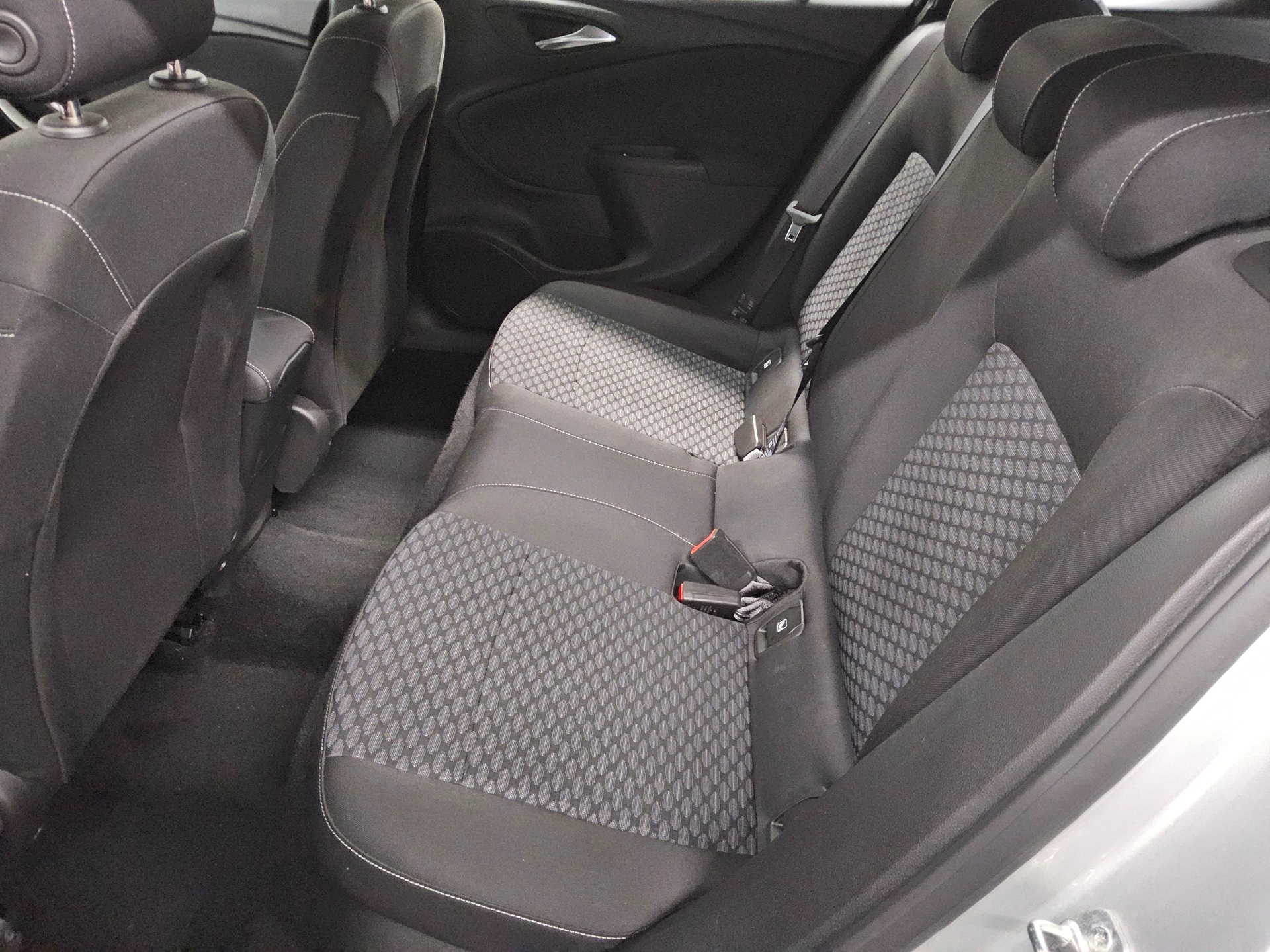 Opel Astra ST 1.5 D Edition Navi LED PDC 13