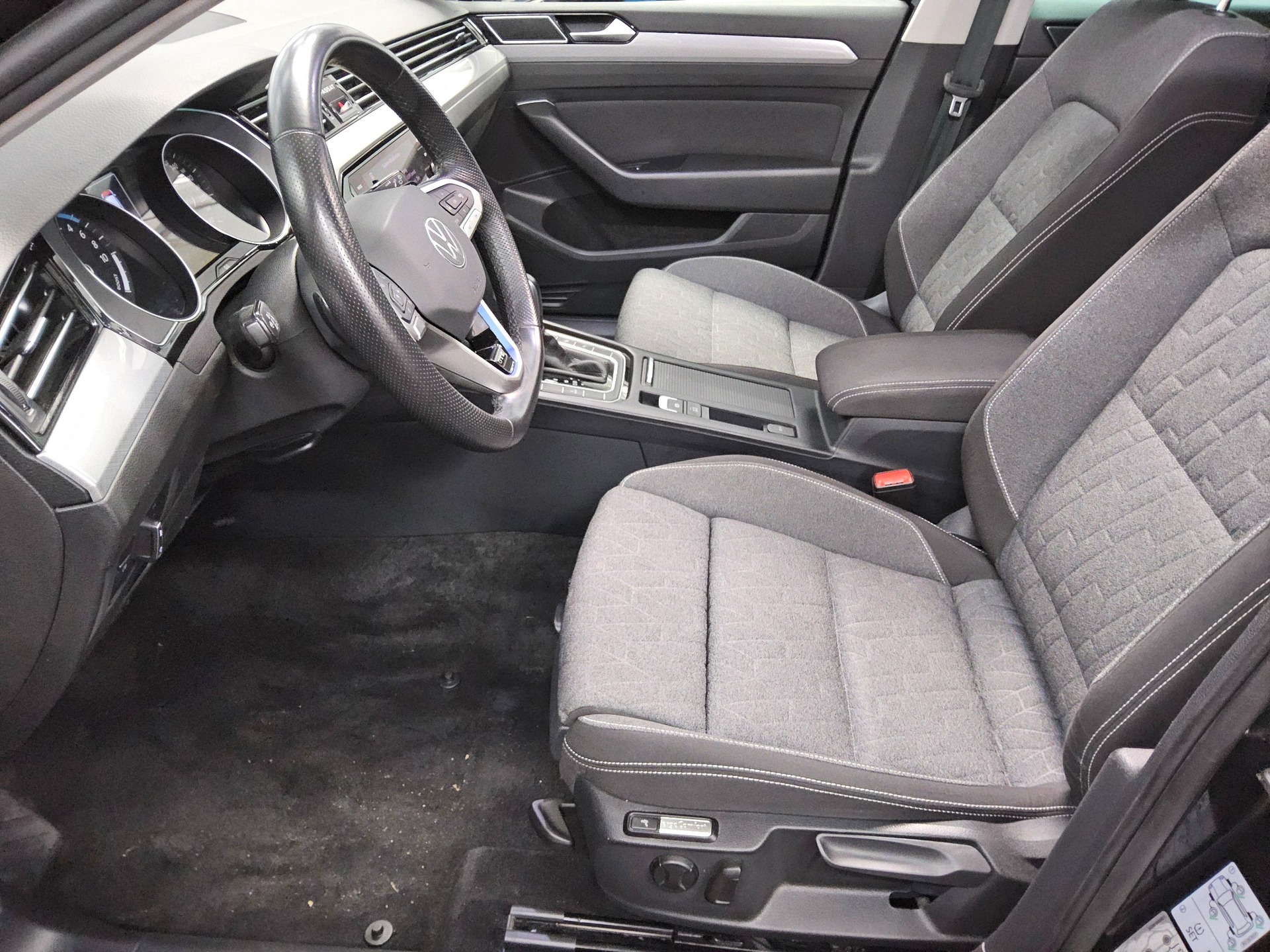 Volkswagen Passat Var. GTE 1.4 TSI Navi Matrix Pano AHK RfK 8