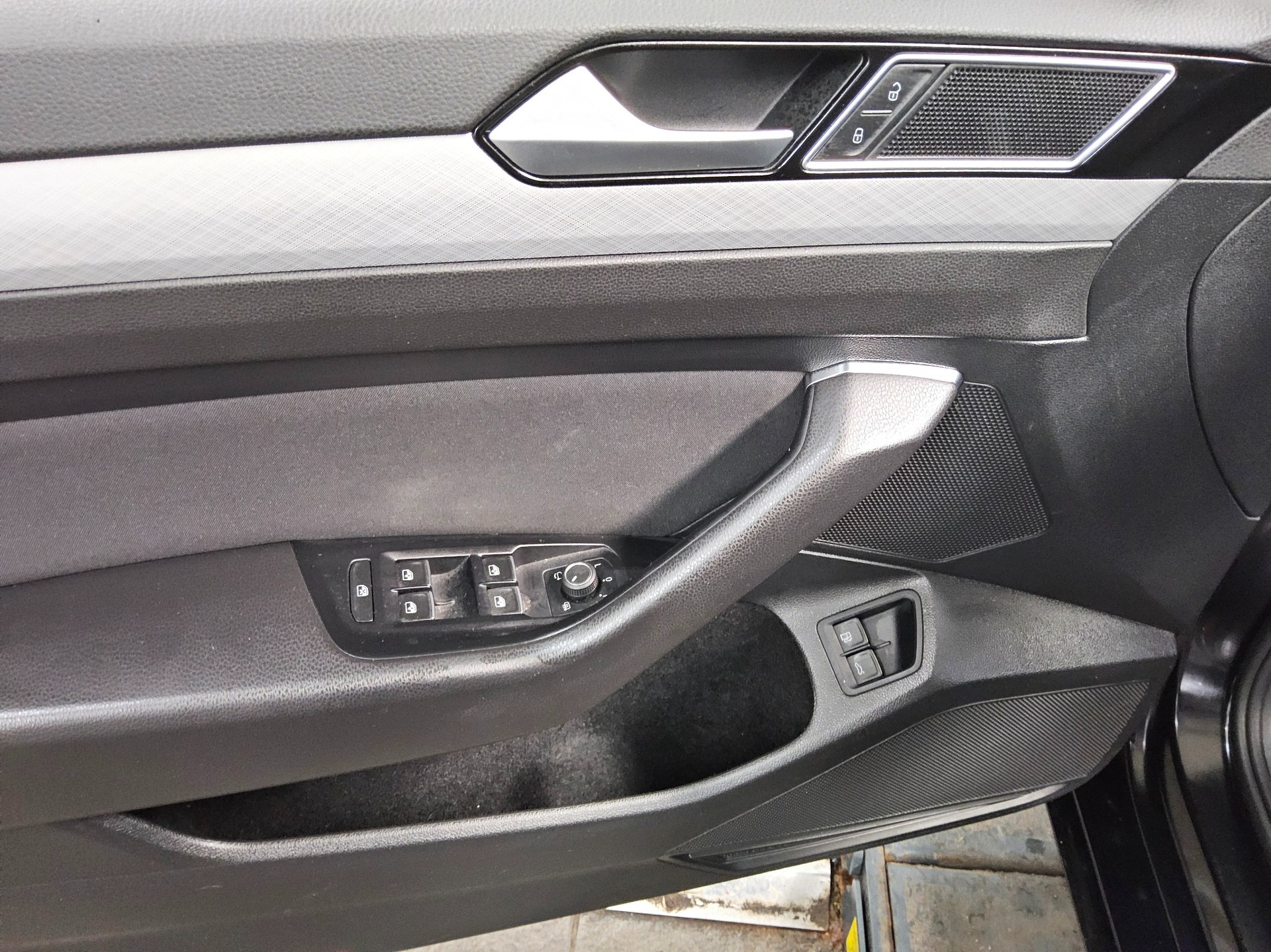 Volkswagen Passat Var. GTE 1.4 TSI Navi Matrix Pano AHK RfK 9