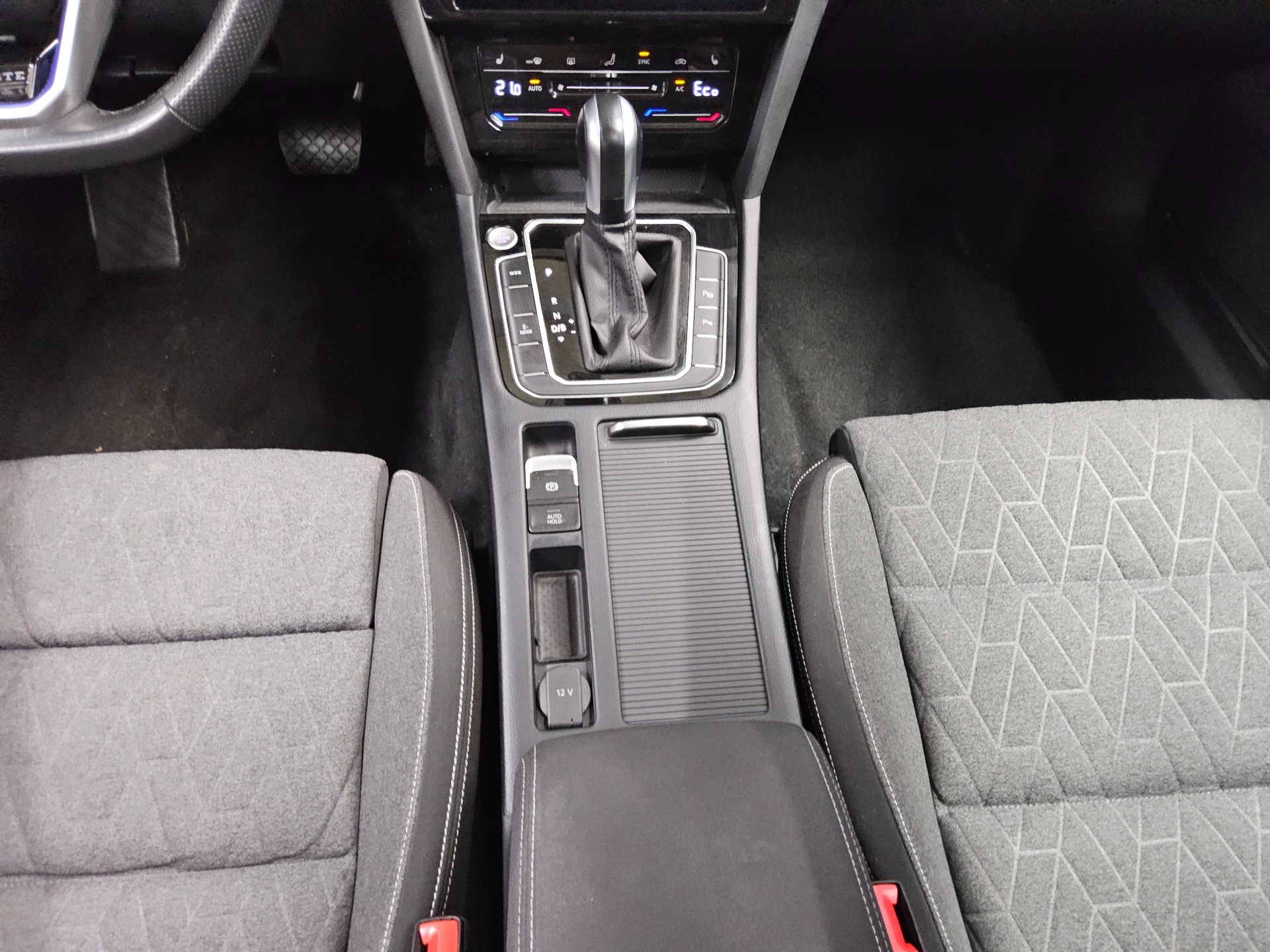 Volkswagen Passat Var. GTE 1.4 TSI Navi Matrix Pano AHK RfK 6