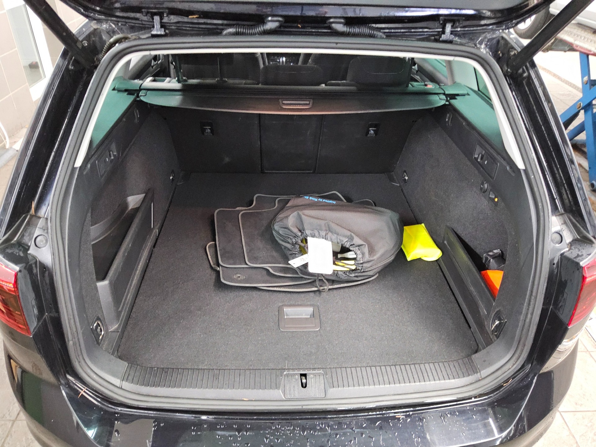 Volkswagen Passat Var. GTE 1.4 TSI Navi Matrix Pano AHK RfK 12