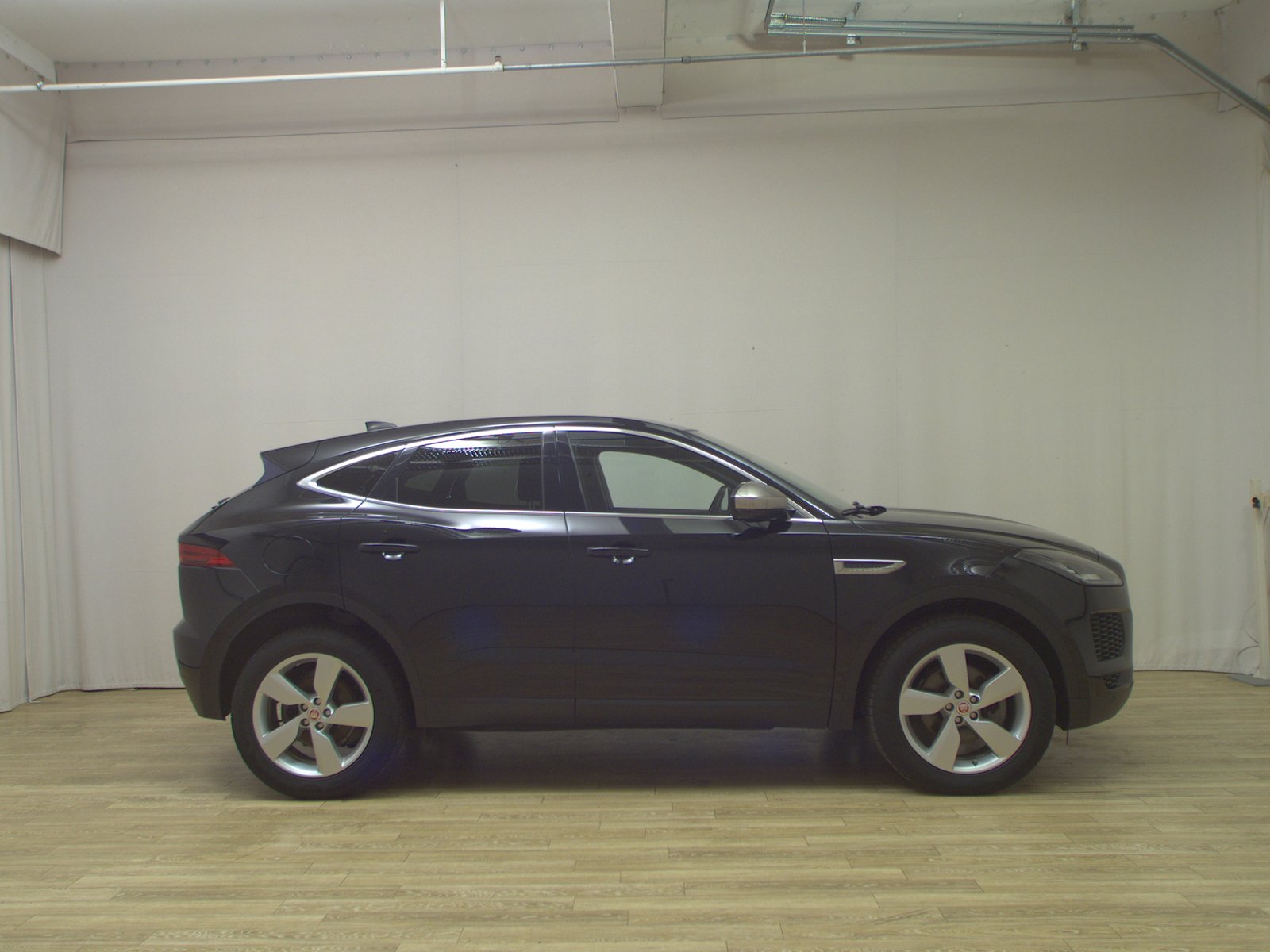 Jaguar E-Pace 2.0 D Navi LED Sound RFK Shz