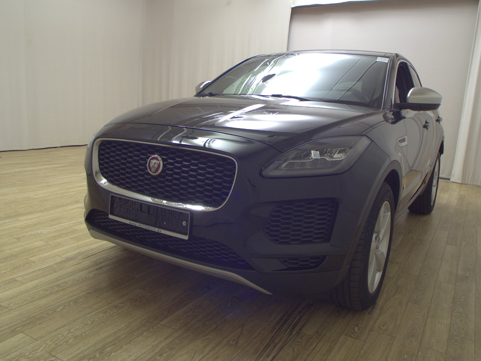 Jaguar E-Pace 2.0 D Navi LED Sound RFK Shz 2
