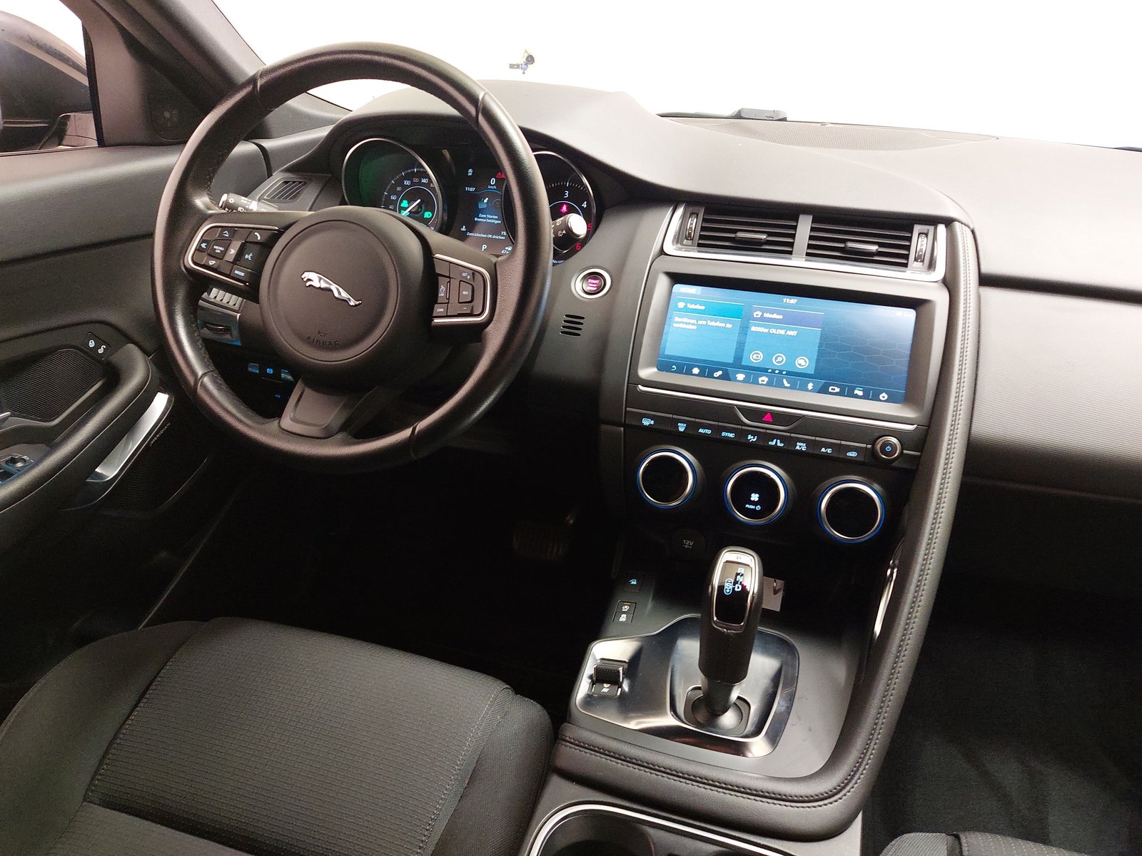 Jaguar E-Pace 2.0 D Navi LED Sound RFK Shz 19