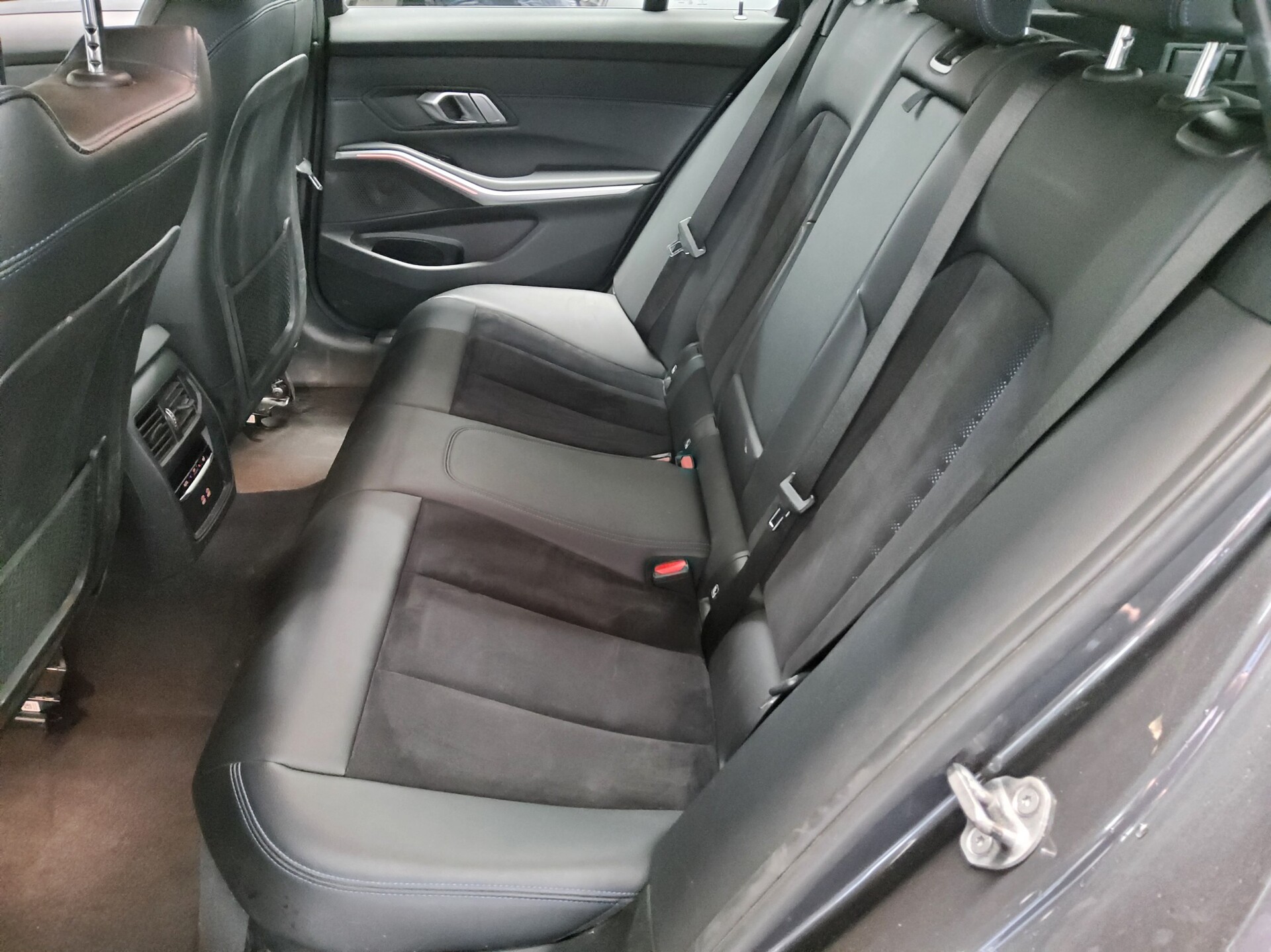 BMW 330e Touring M-Sport Navi Laser LC-Pro HuD DA 13