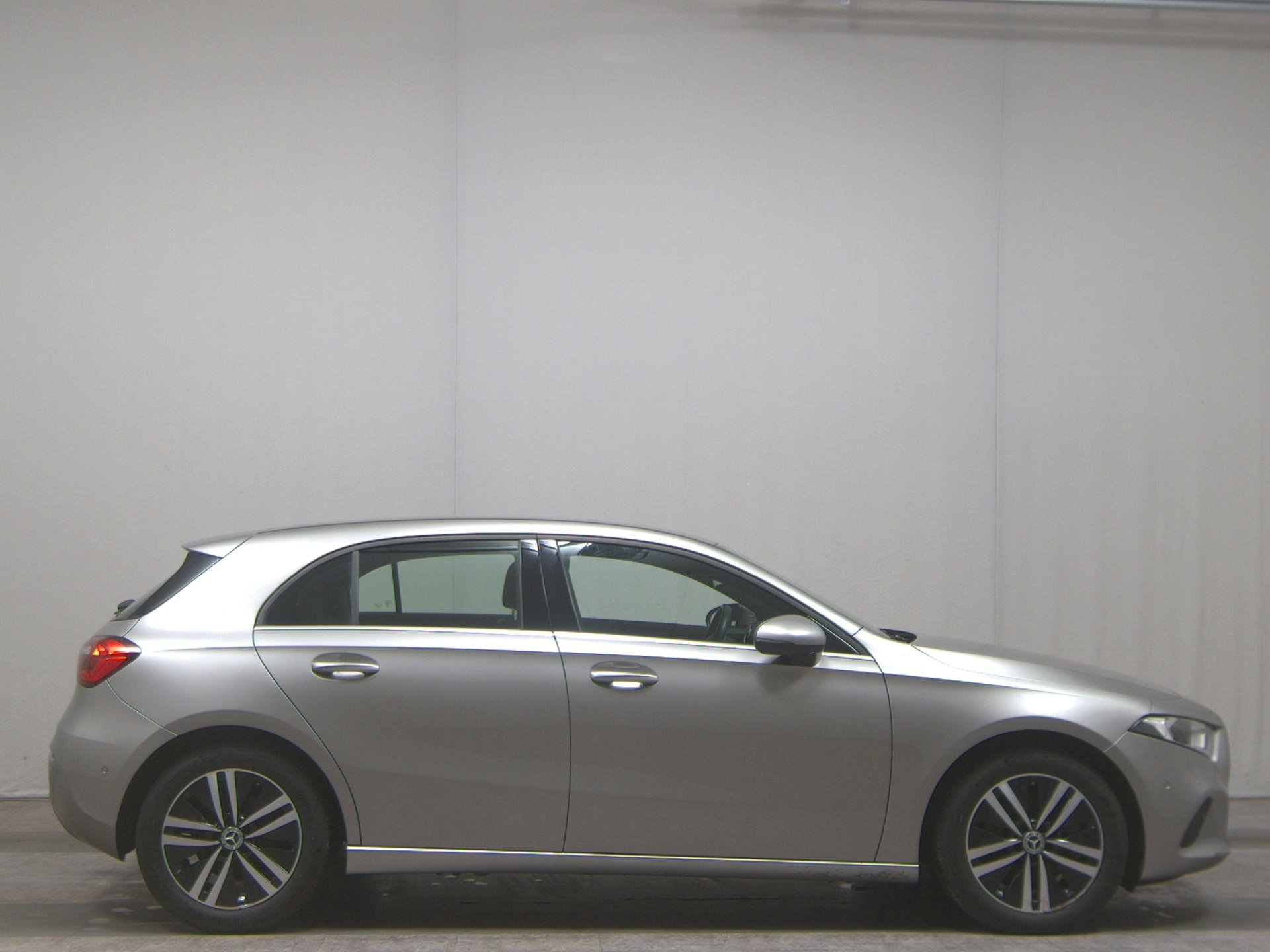 Mercedes-Benz A 220 d AHK Navi StandHzg Distronic+