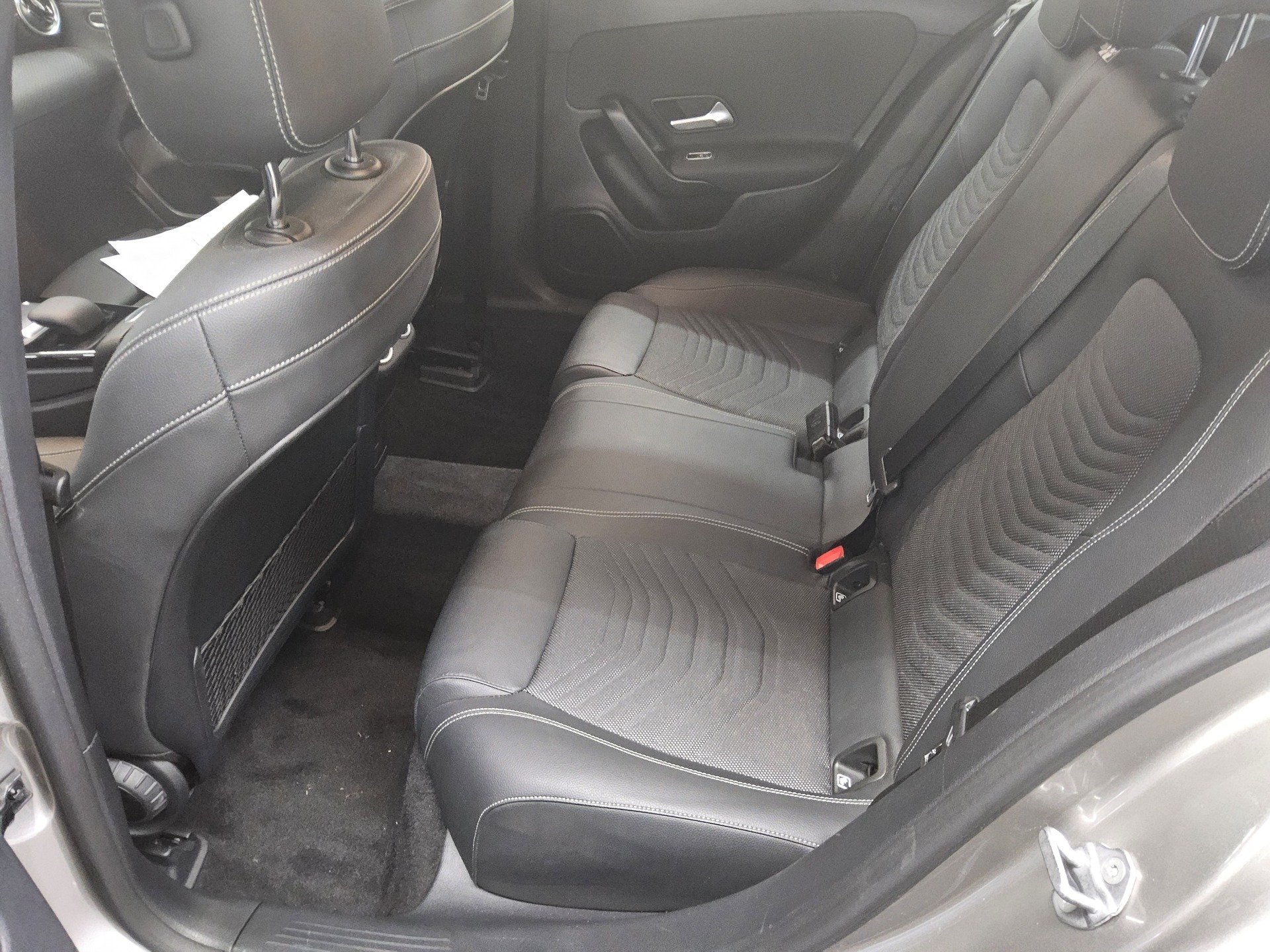 Mercedes-Benz A 220 d AHK Navi StandHzg Distronic+ 13
