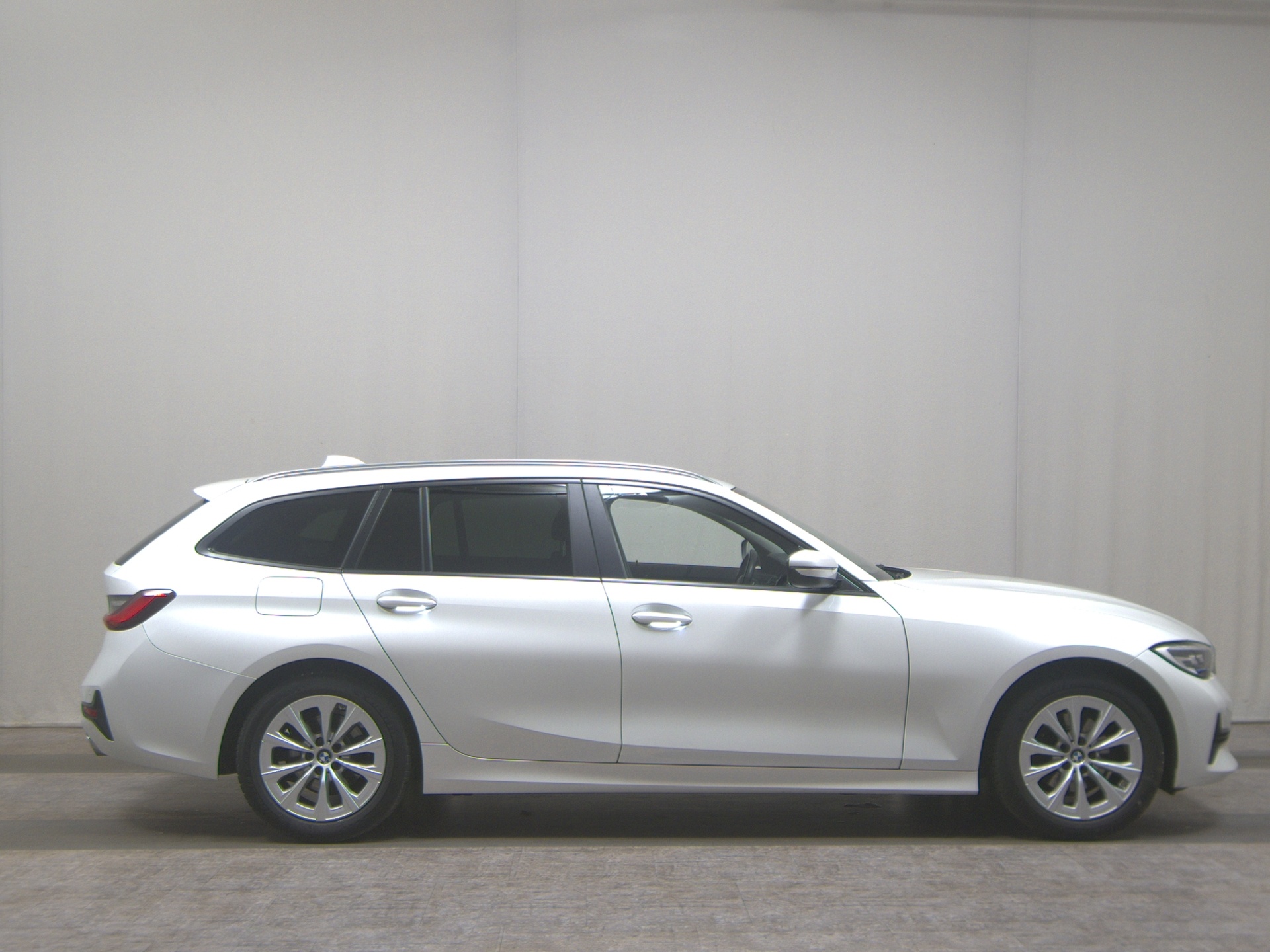BMW 320dA Touring Advantage Navi LED Sthzg AHK Shz