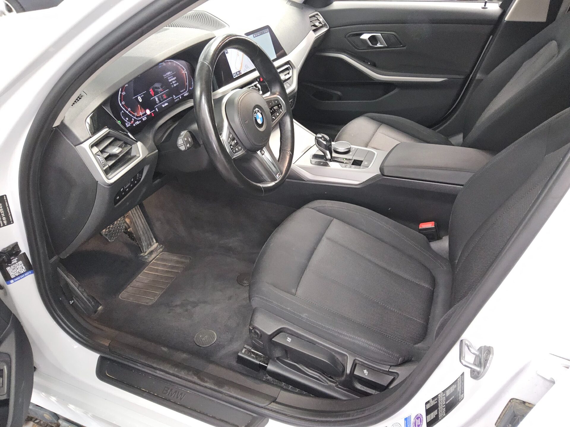 BMW 320dA Touring Advantage Navi LED Sthzg AHK Shz 8