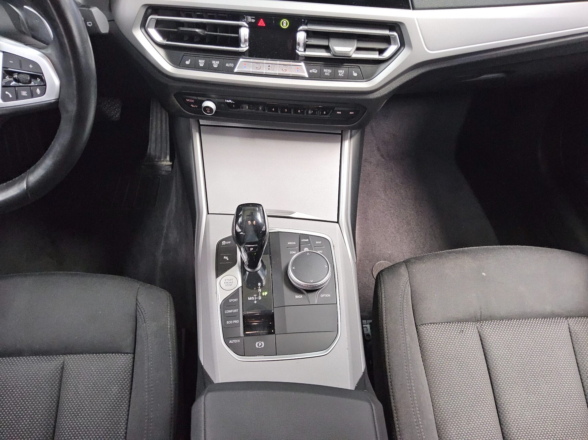BMW 320dA Touring Advantage Navi LED Sthzg AHK Shz 6
