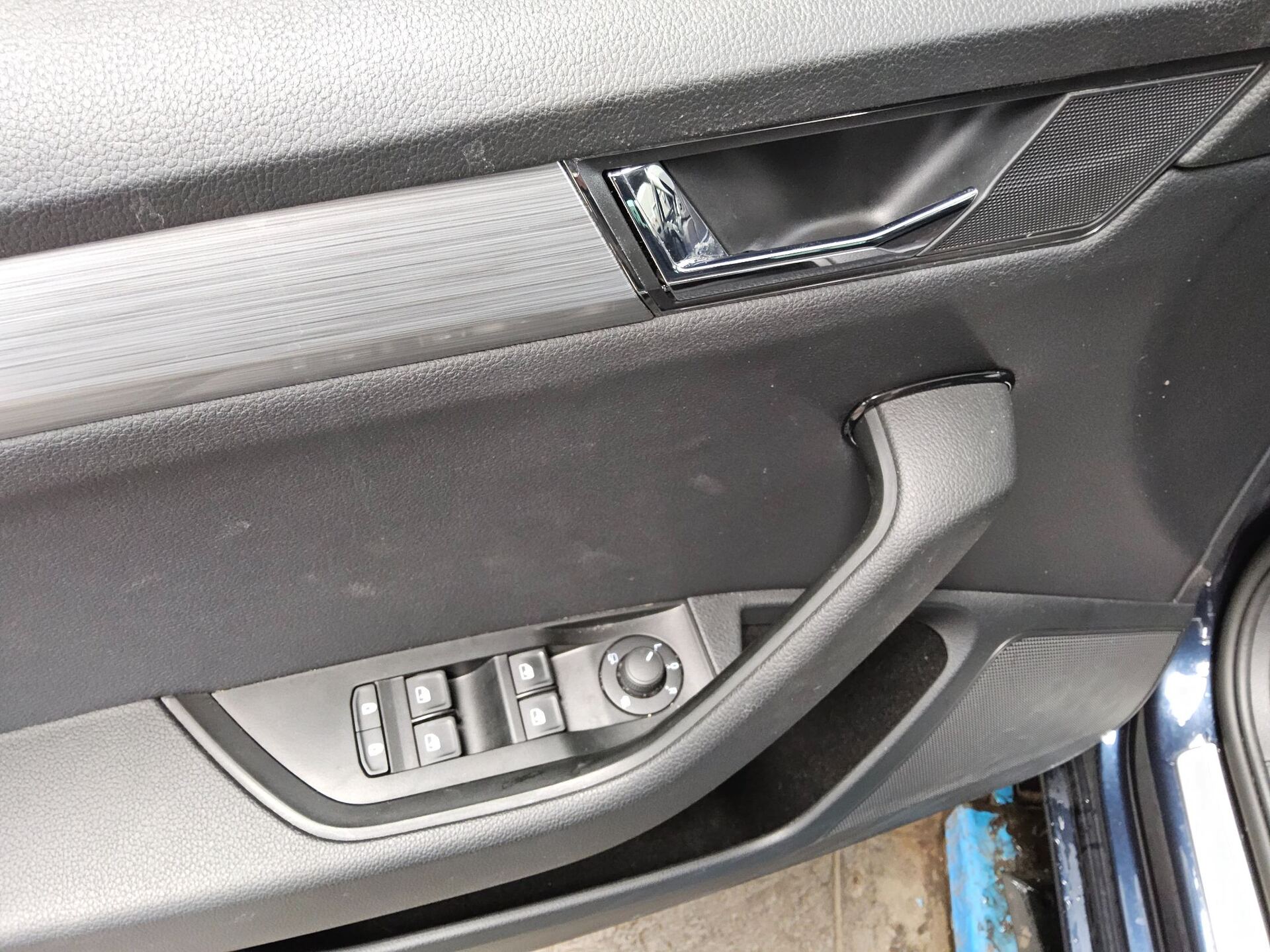Skoda Superb Kombi 2.0 TDI Ambition Navi LED Virtual PDC Shz 9